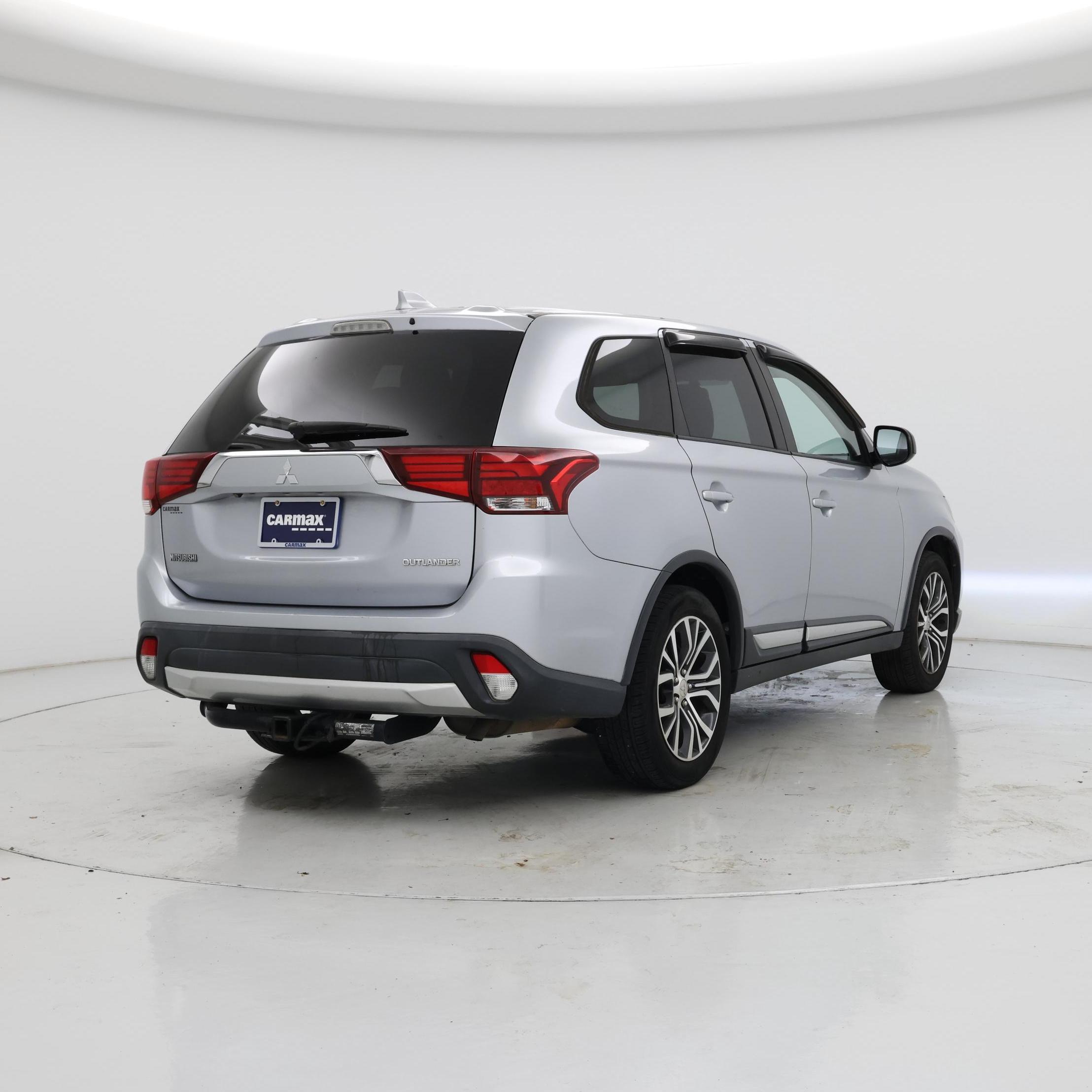 Thumbnail: 2017 Mitsubishi Outlander - 8