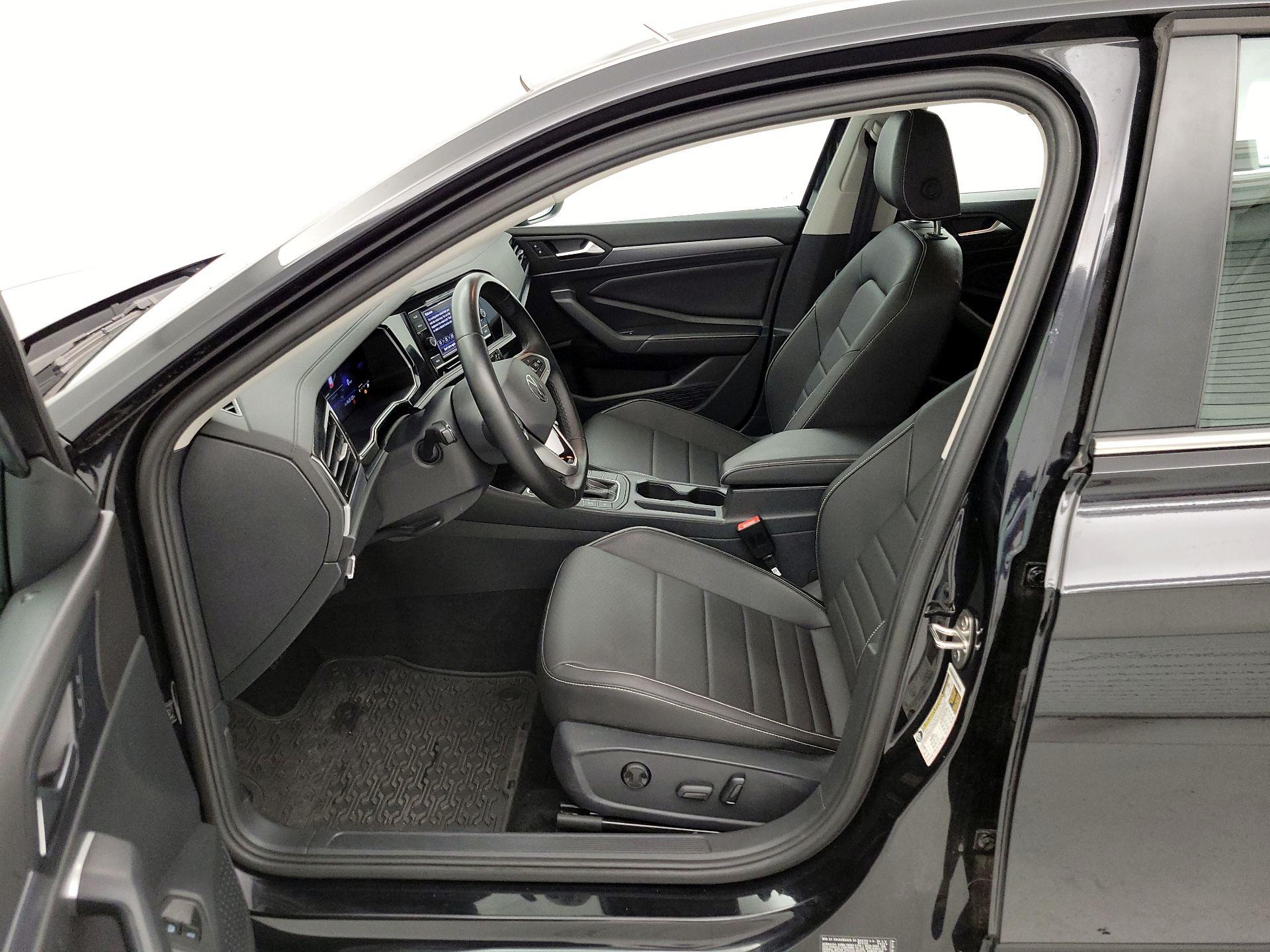 Thumbnail: 2024 Volkswagen Jetta - 11