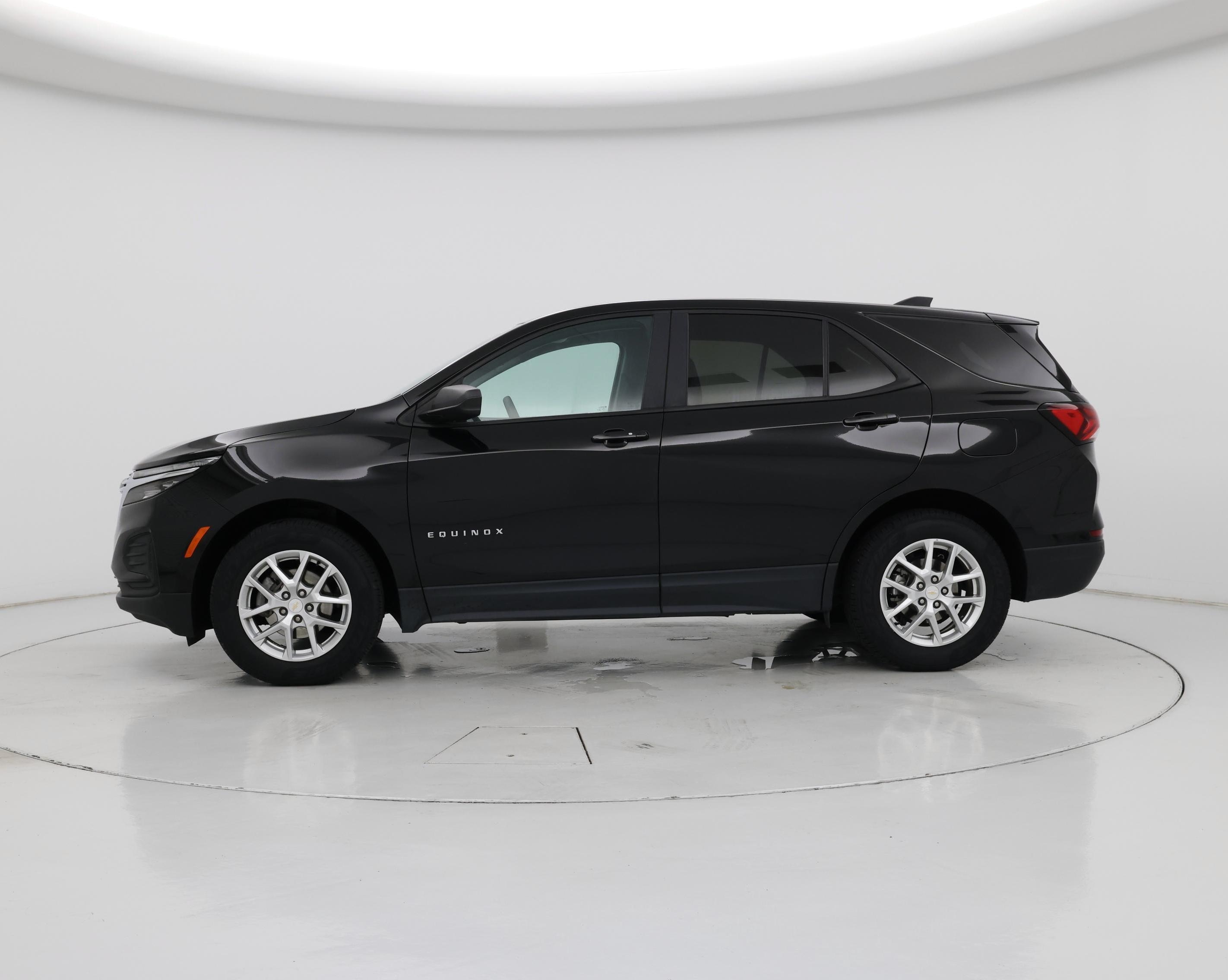 Thumbnail: 2023 Chevrolet Equinox - 3