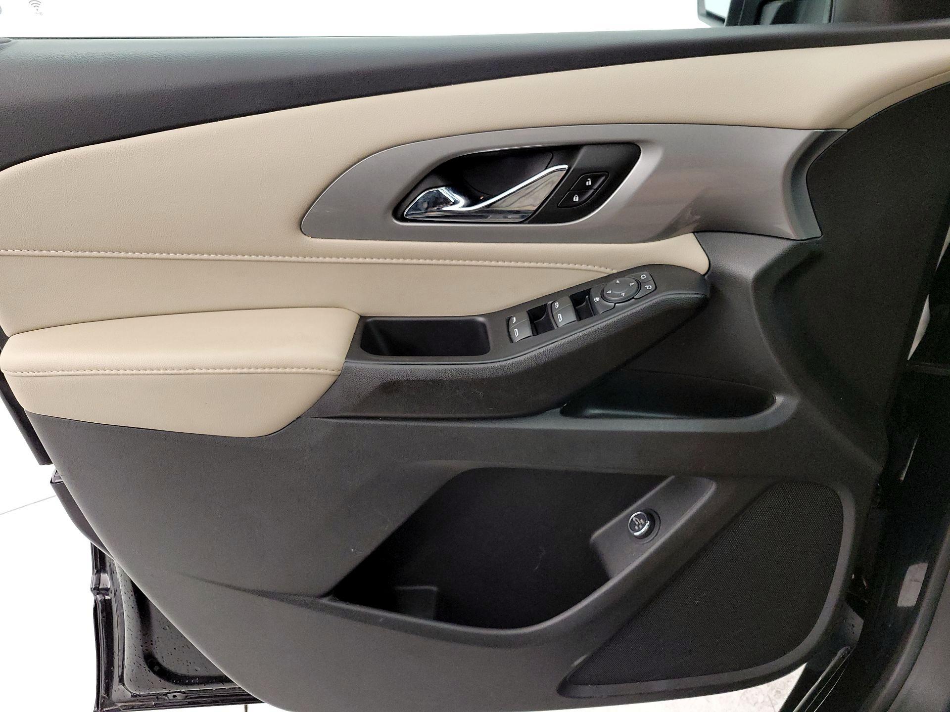 Thumbnail: 2022 Chevrolet Traverse - 12