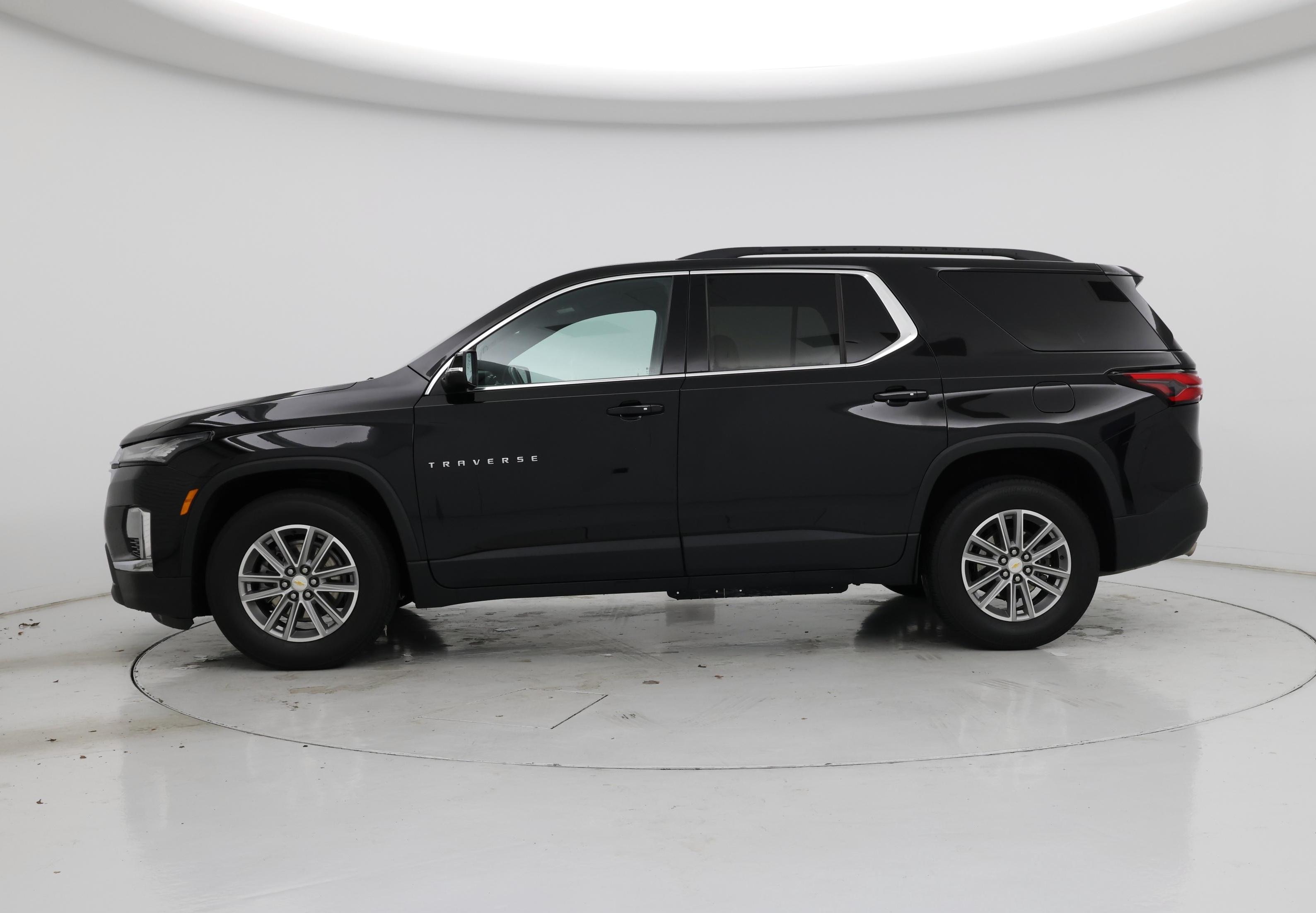 Thumbnail: 2022 Chevrolet Traverse - 3