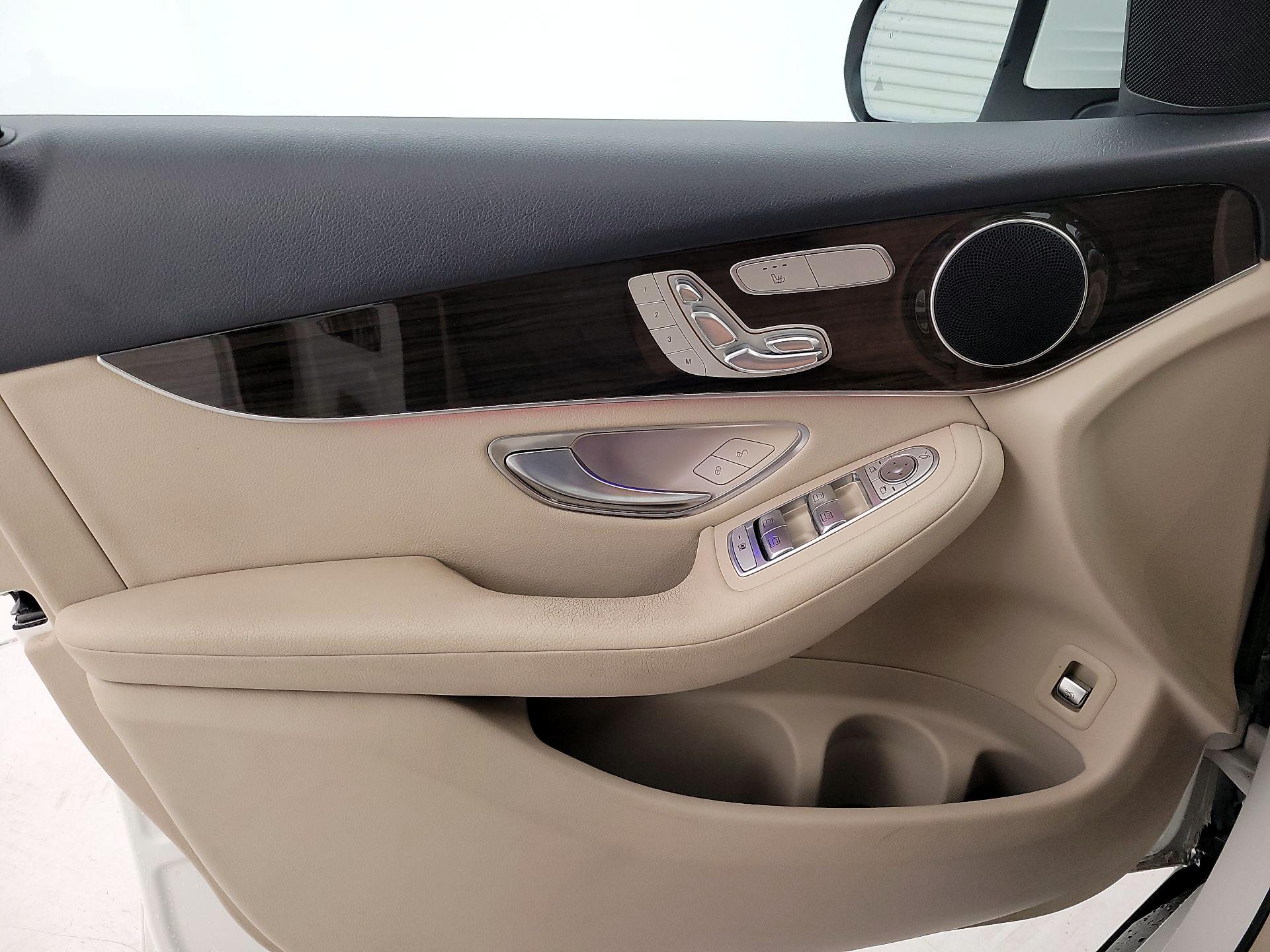 Thumbnail: 2020 Mercedes-Benz GLC - 12