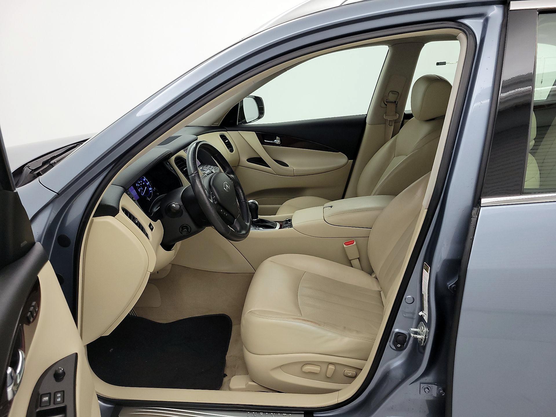 Thumbnail: 2016 INFINITI QX50 - 11
