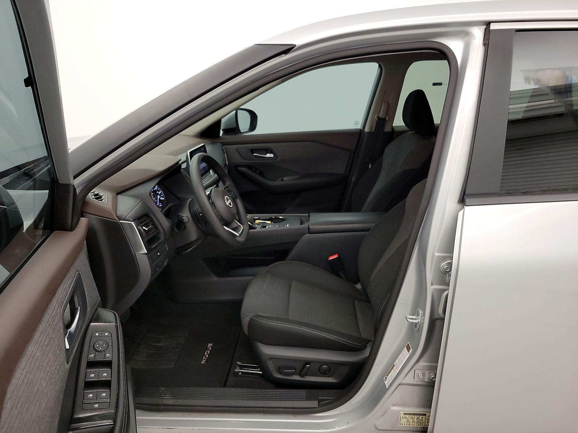 Thumbnail: 2023 Nissan Rogue - 11