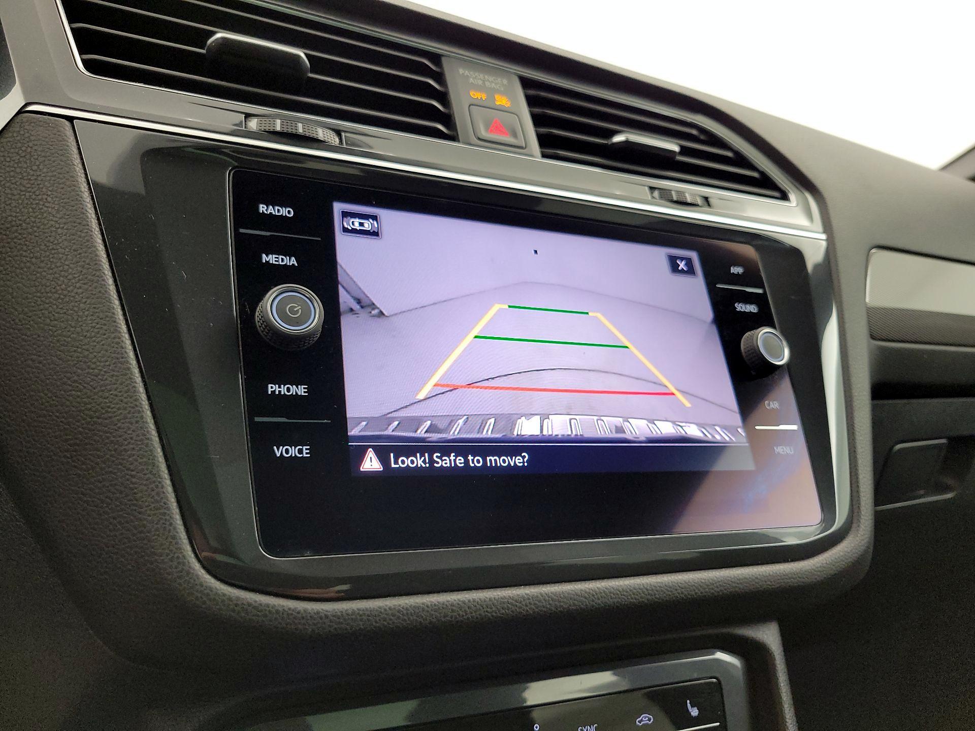 Thumbnail: 2022 Volkswagen Tiguan - 14