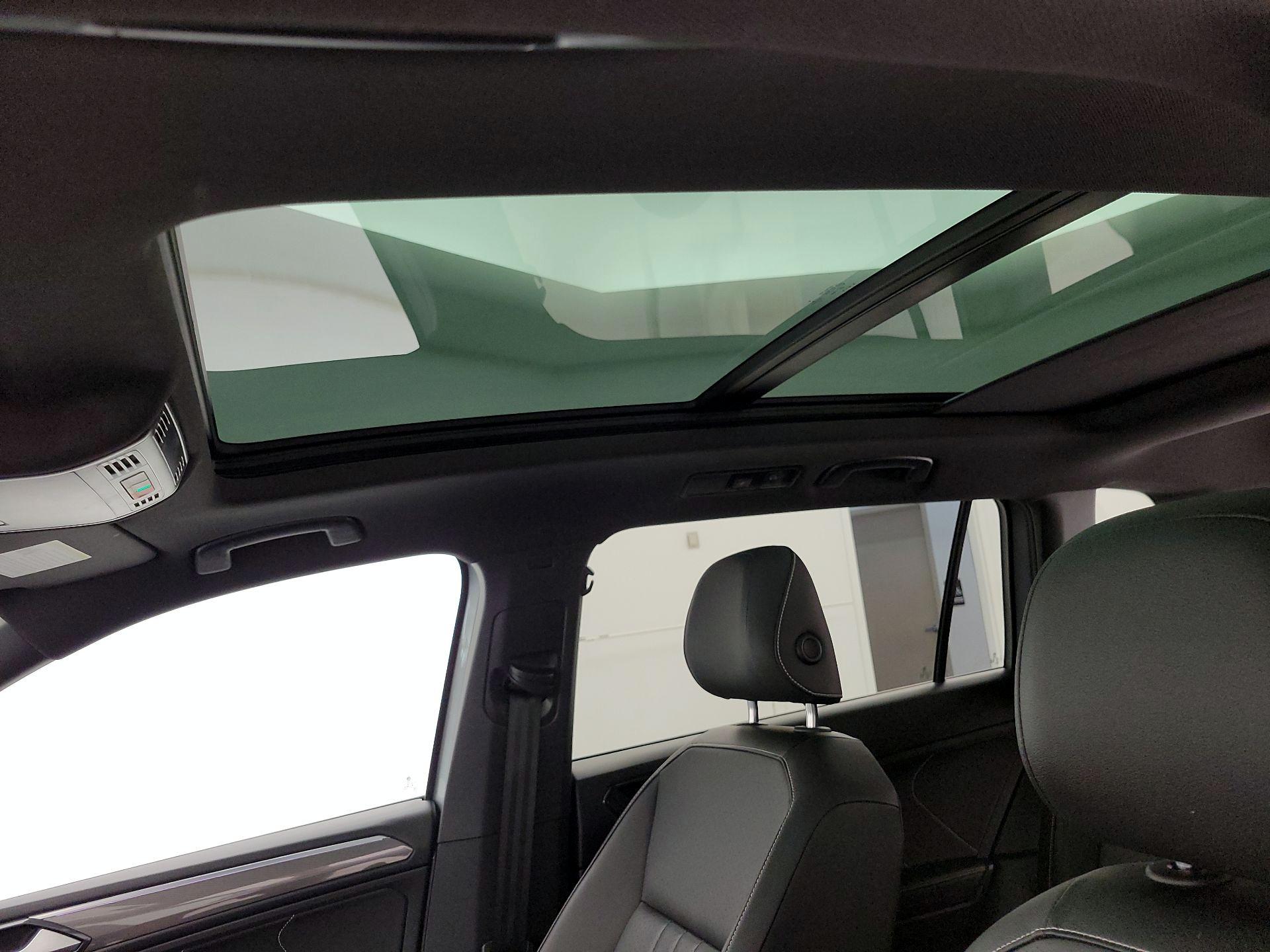 Thumbnail: 2022 Volkswagen Tiguan - 19