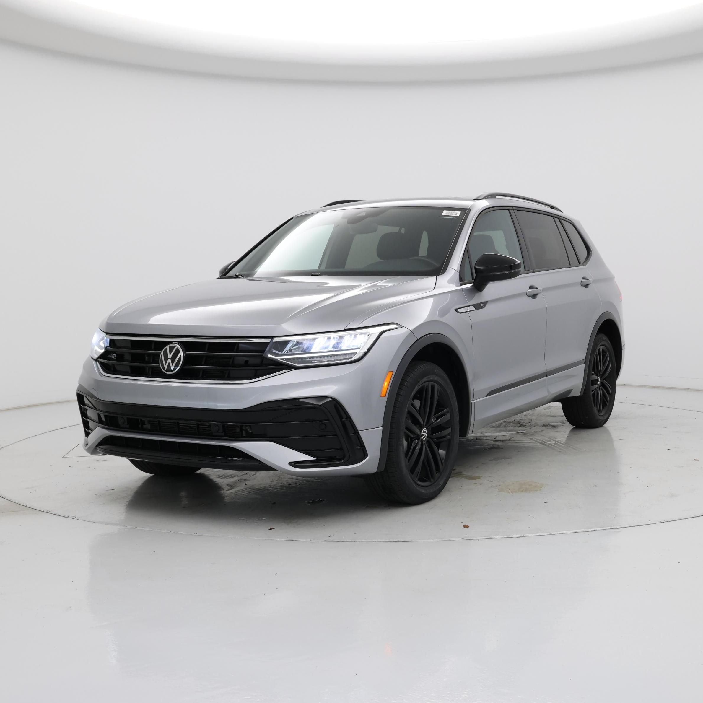 Thumbnail: 2022 Volkswagen Tiguan - 4