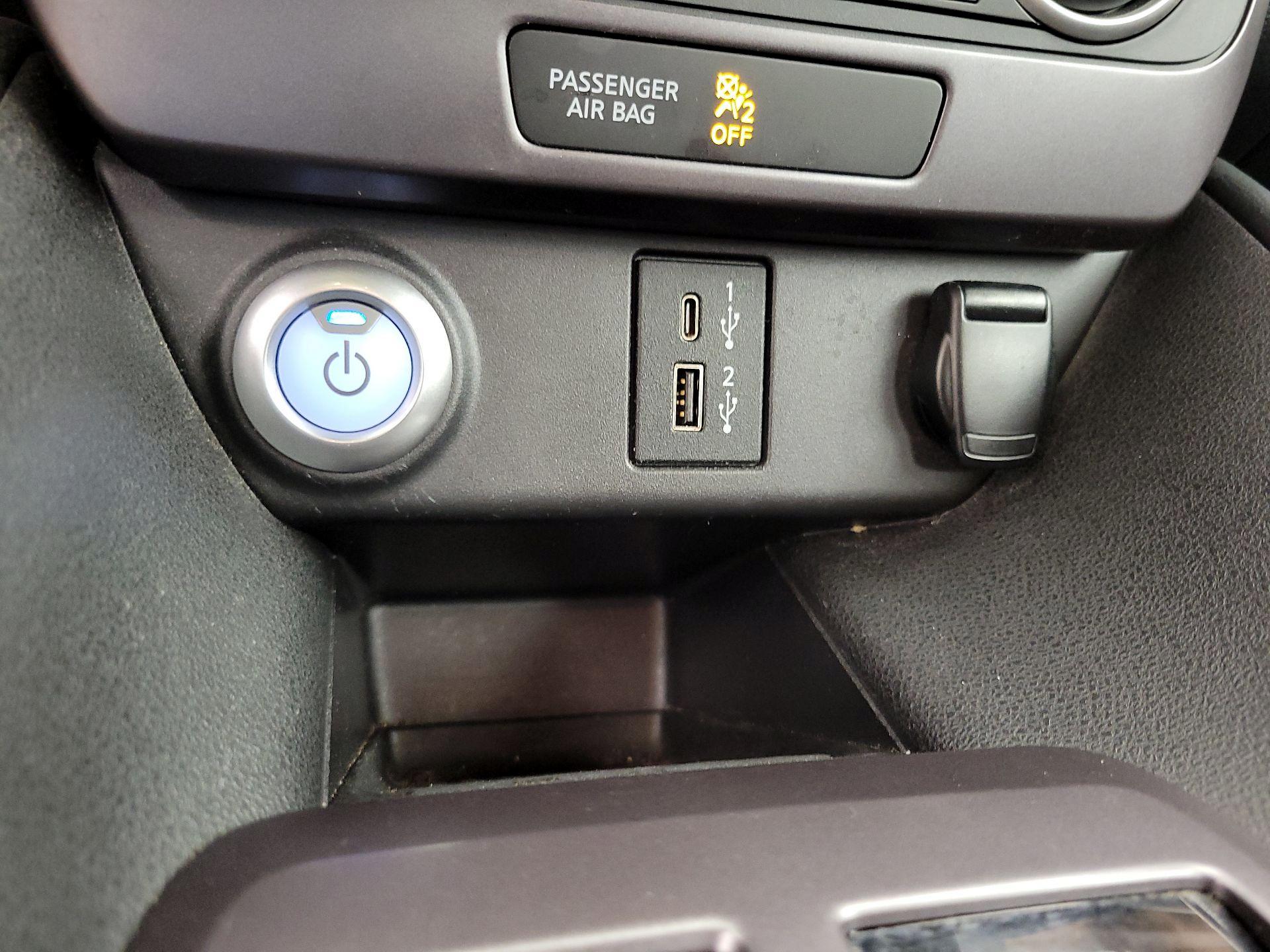 Thumbnail: 2020 Nissan Leaf - 18