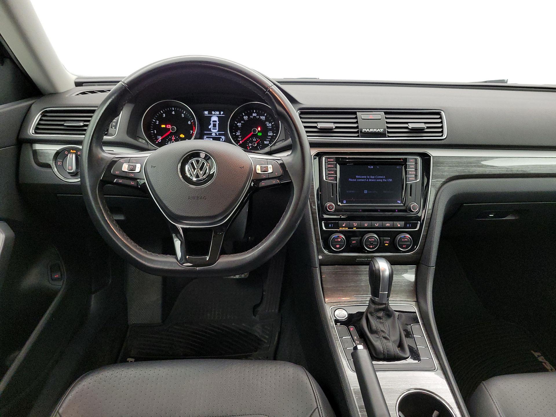 Thumbnail: 2018 Volkswagen Passat - 10