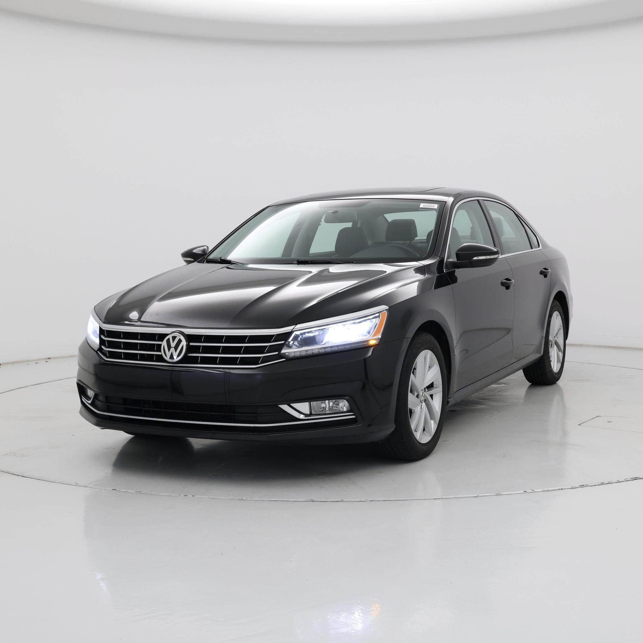 Thumbnail: 2018 Volkswagen Passat - 4
