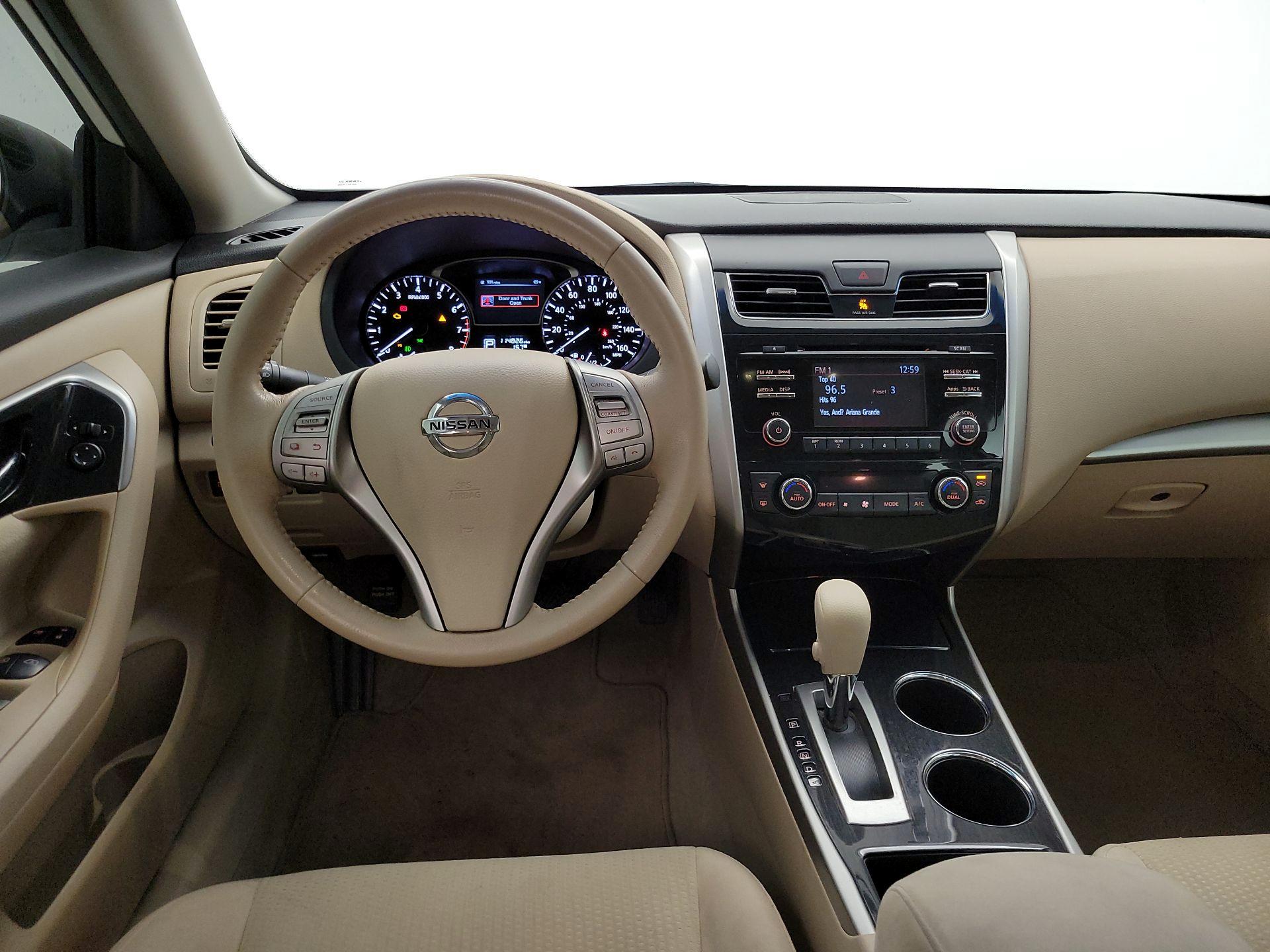 Thumbnail: 2014 Nissan Altima - 10
