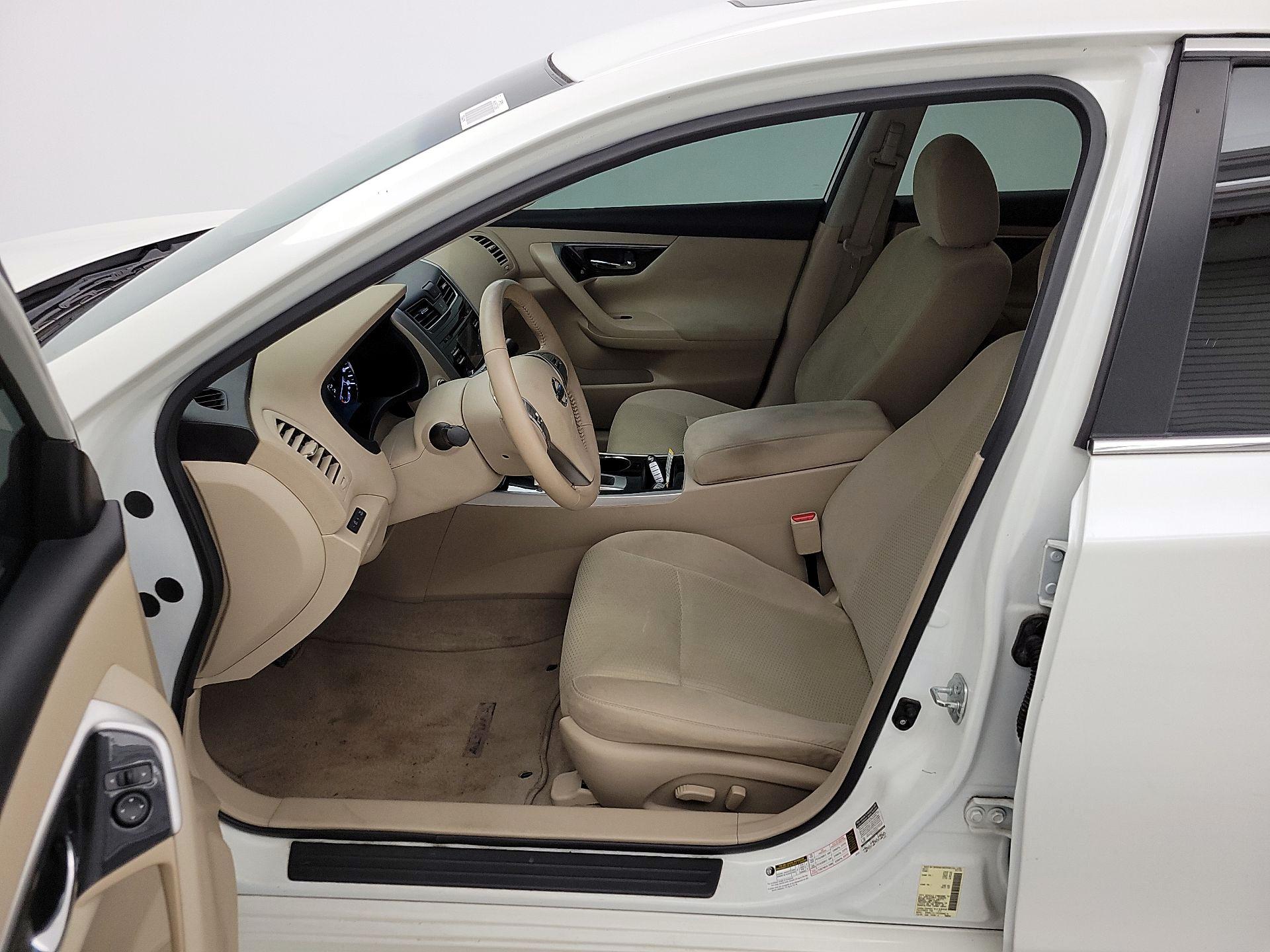 Thumbnail: 2014 Nissan Altima - 11
