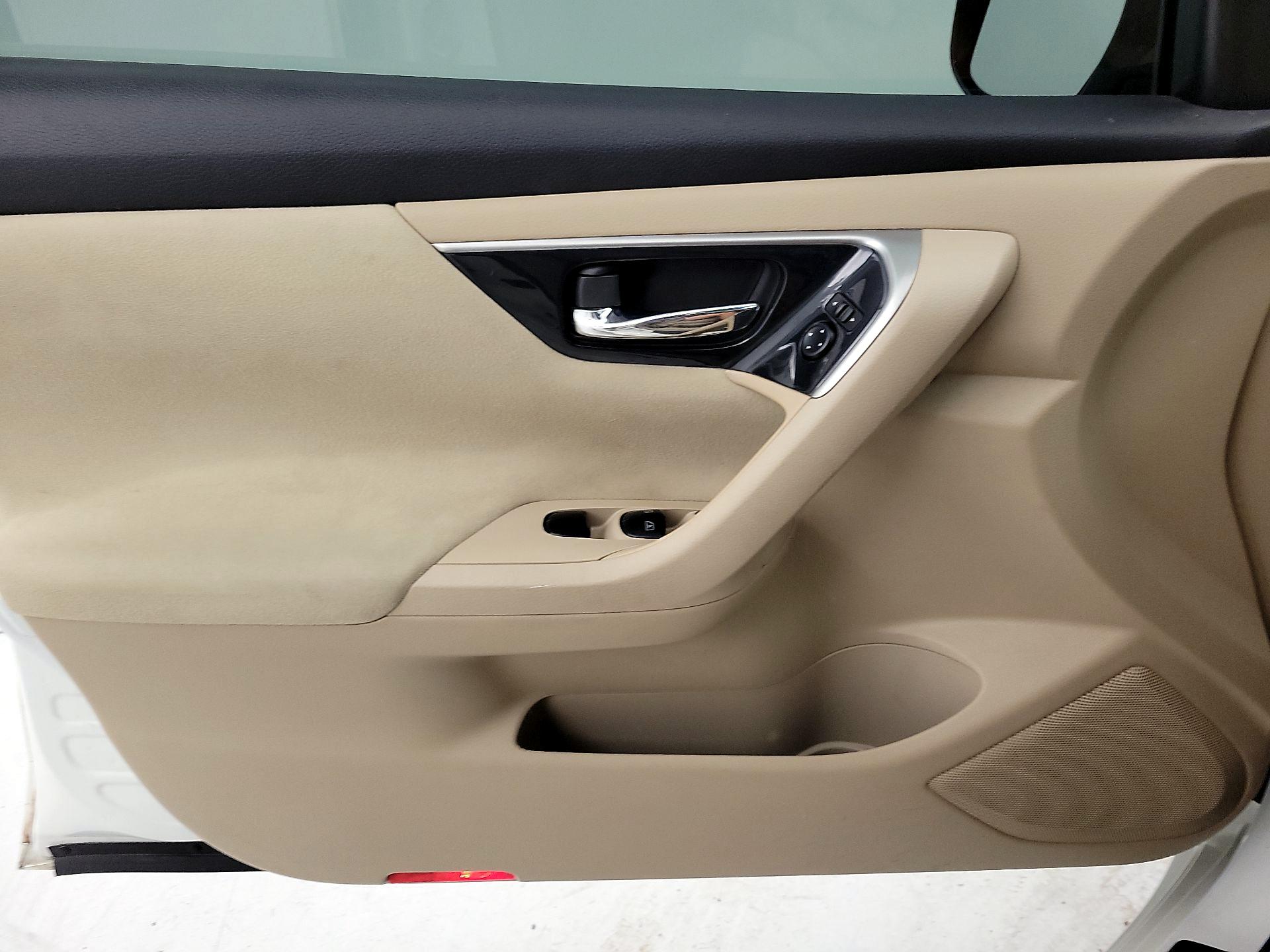 Thumbnail: 2014 Nissan Altima - 12