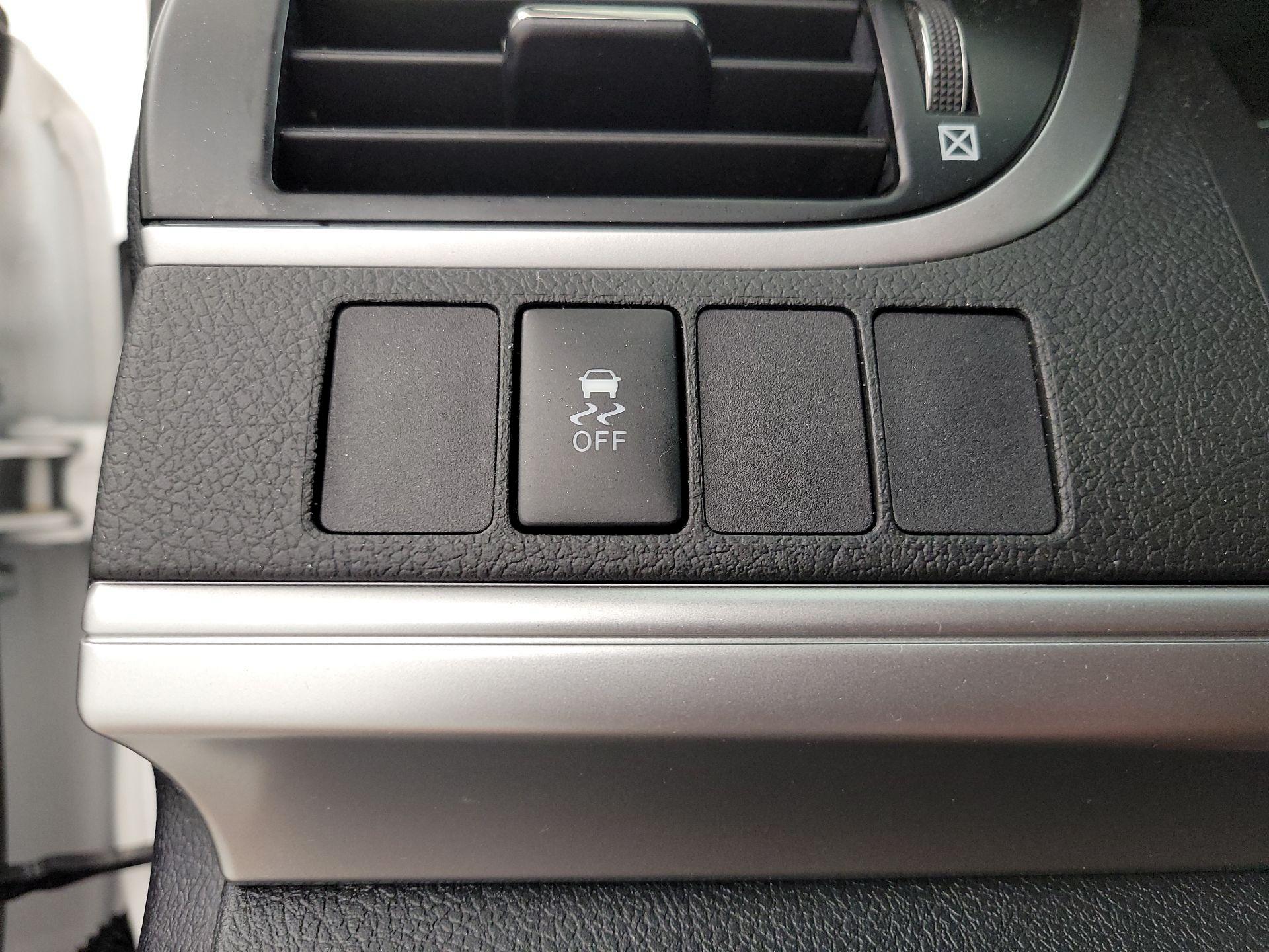 Thumbnail: 2014 Toyota Camry - 13