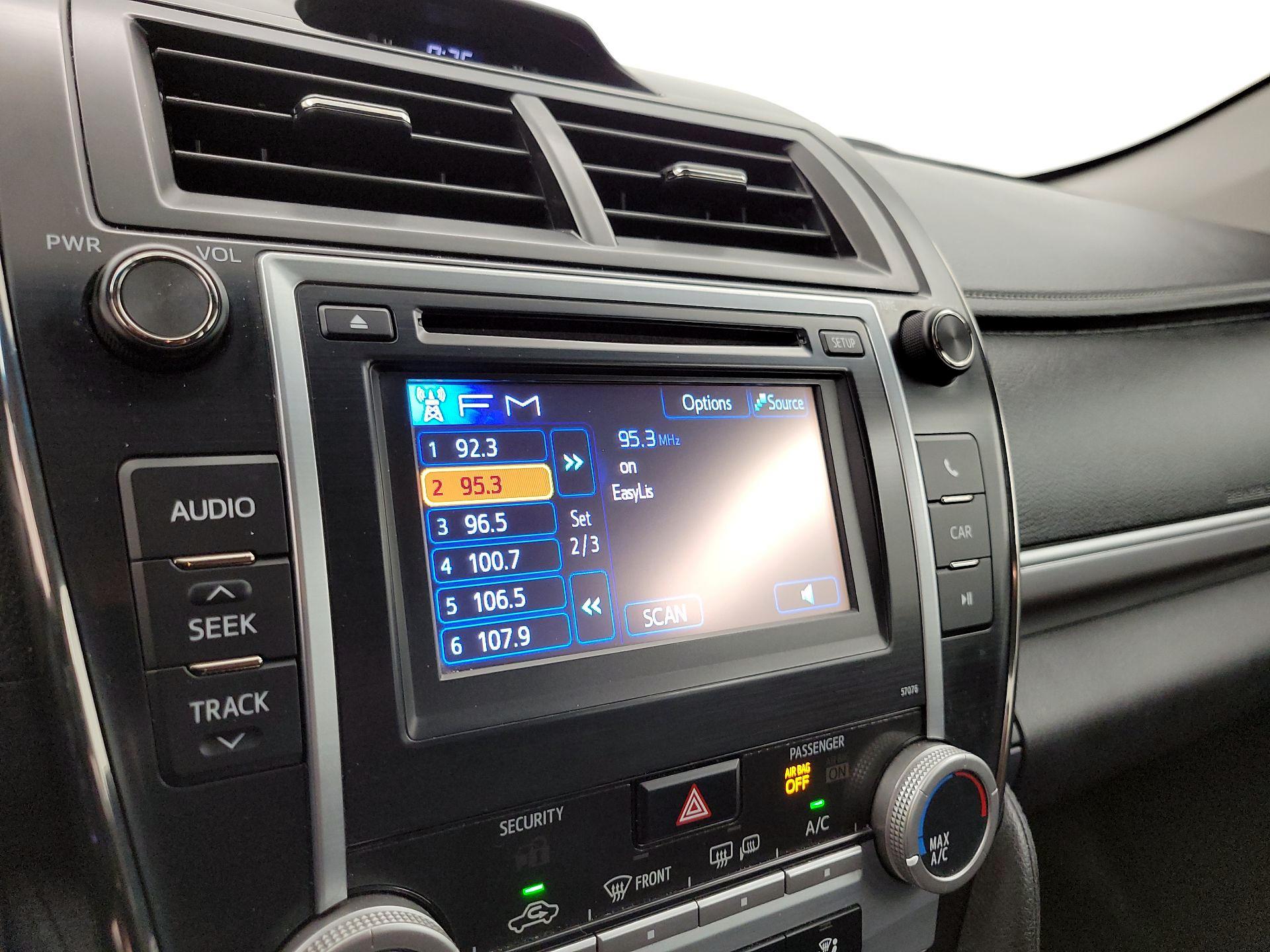 Thumbnail: 2014 Toyota Camry - 14