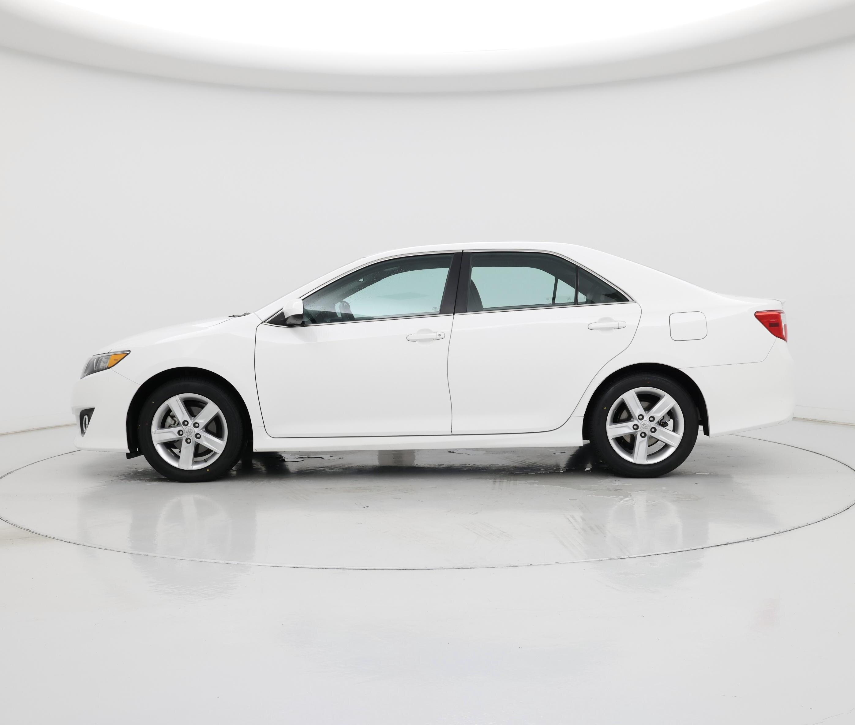 Thumbnail: 2014 Toyota Camry - 3