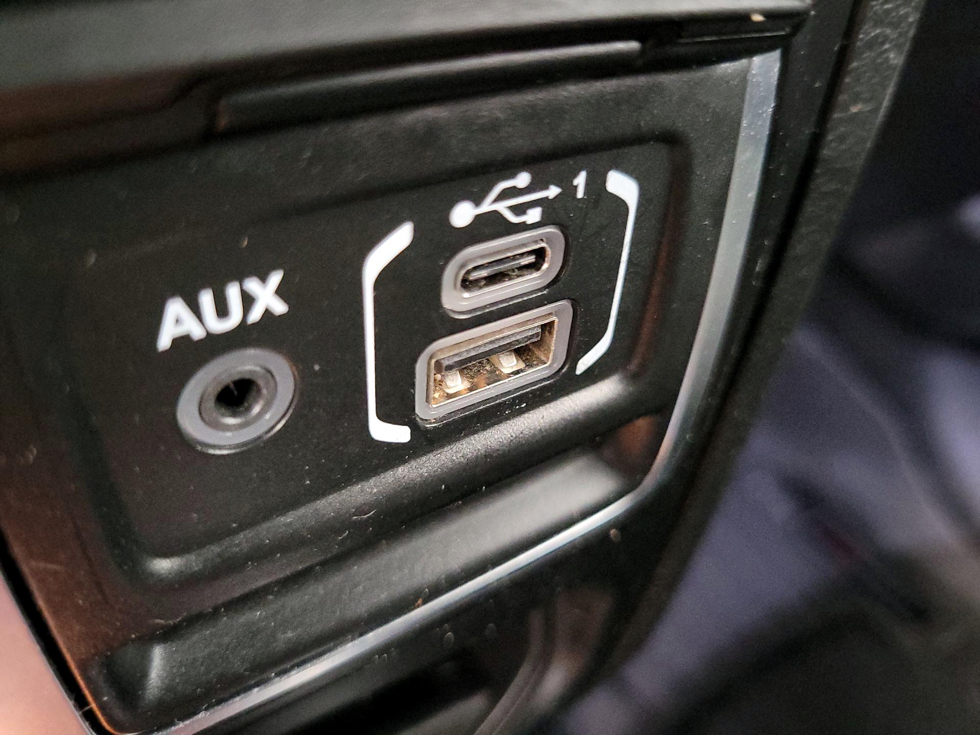 Thumbnail: 2021 Jeep Wrangler - 18