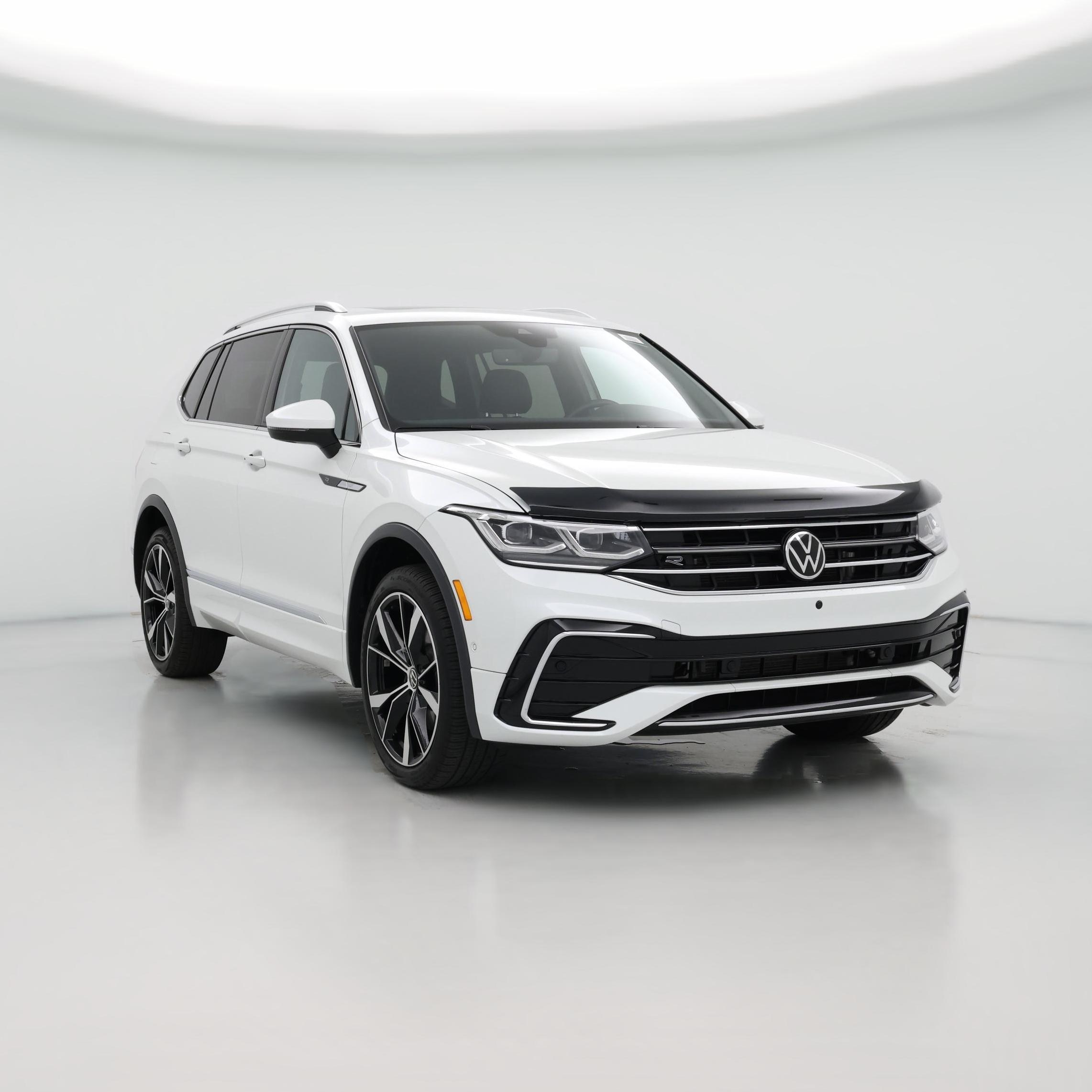 Thumbnail: 2022 Volkswagen Tiguan - 1