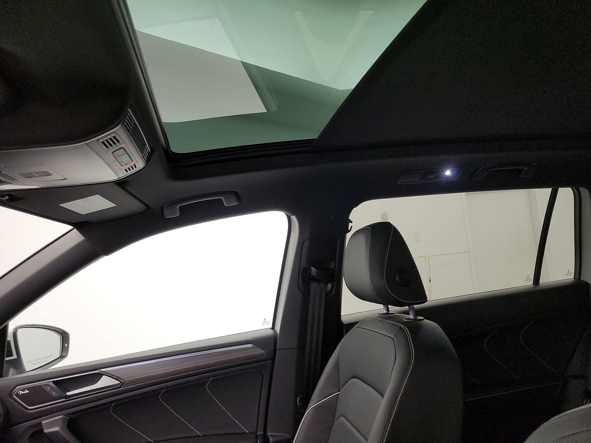 Thumbnail: 2022 Volkswagen Tiguan - 20