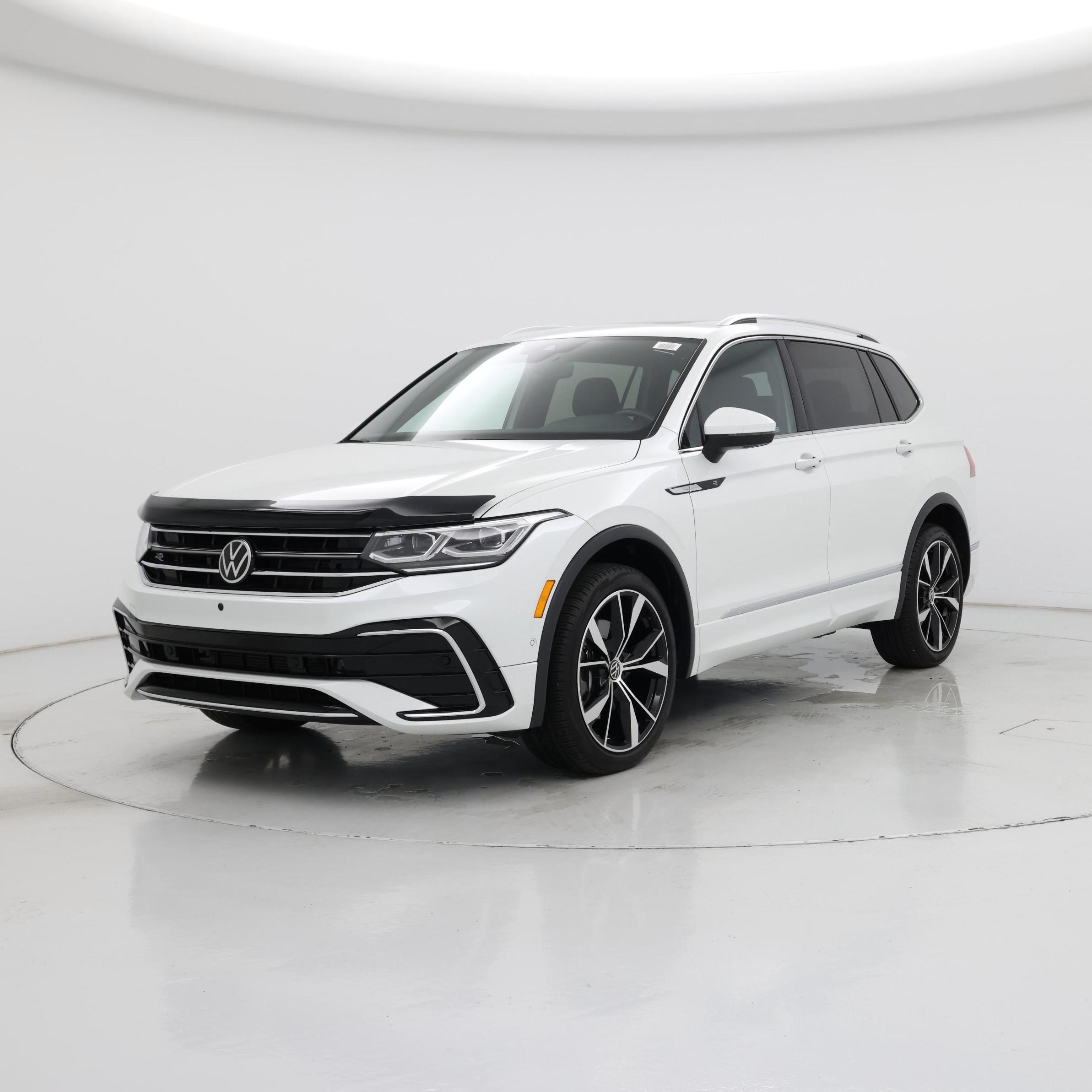 Thumbnail: 2022 Volkswagen Tiguan - 4