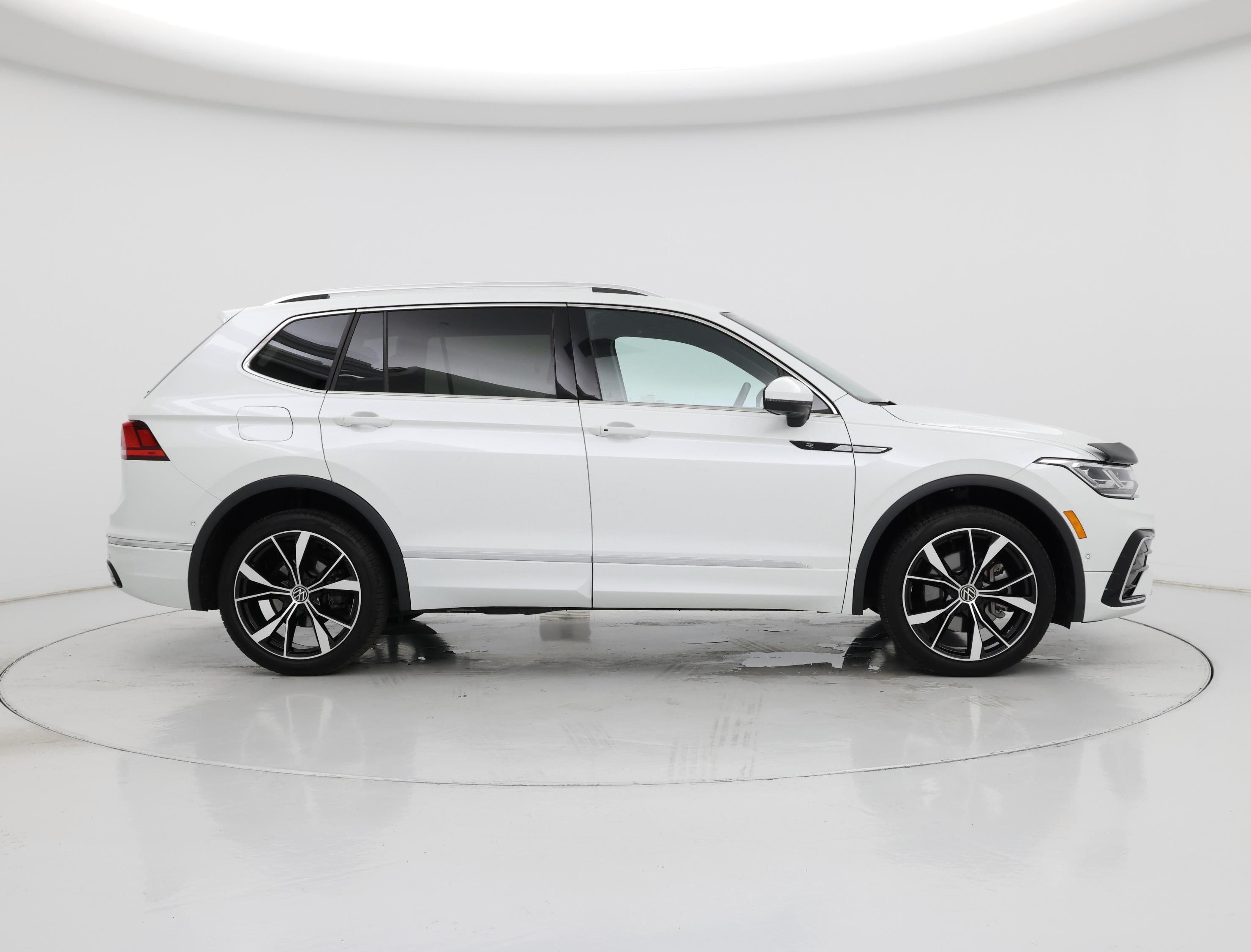 Thumbnail: 2022 Volkswagen Tiguan - 7