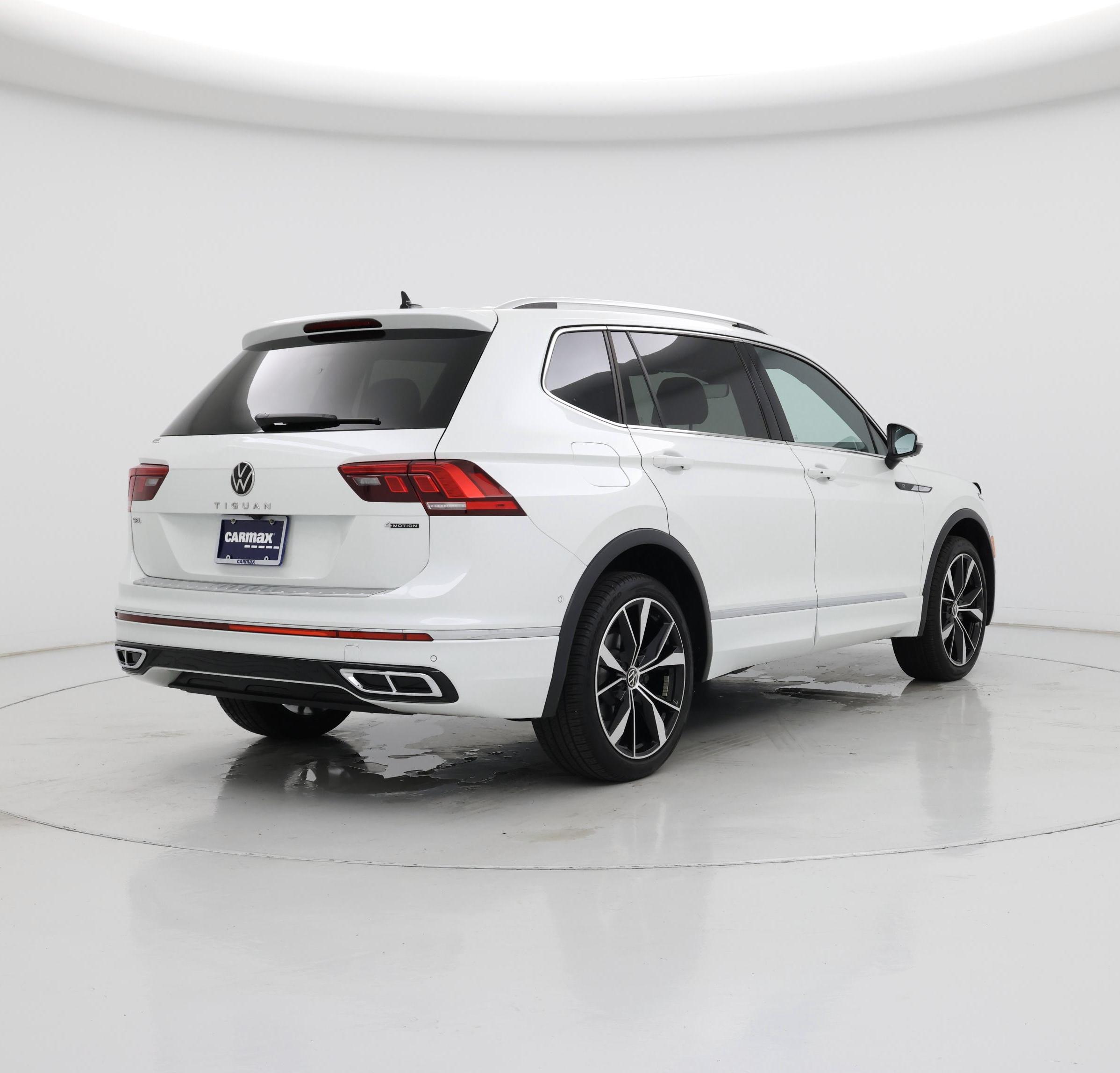 Thumbnail: 2022 Volkswagen Tiguan - 8