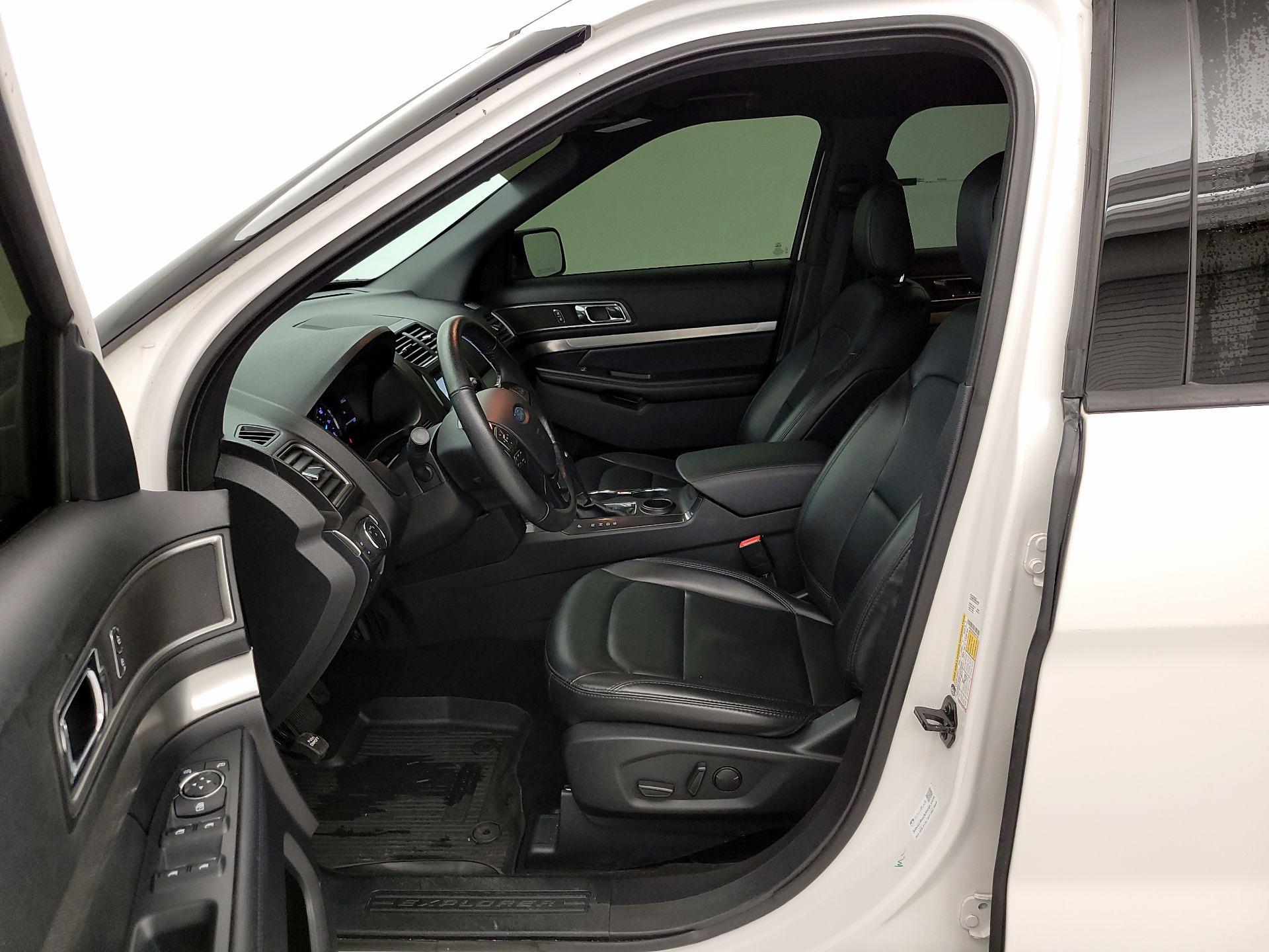 Thumbnail: 2019 Ford Explorer - 11