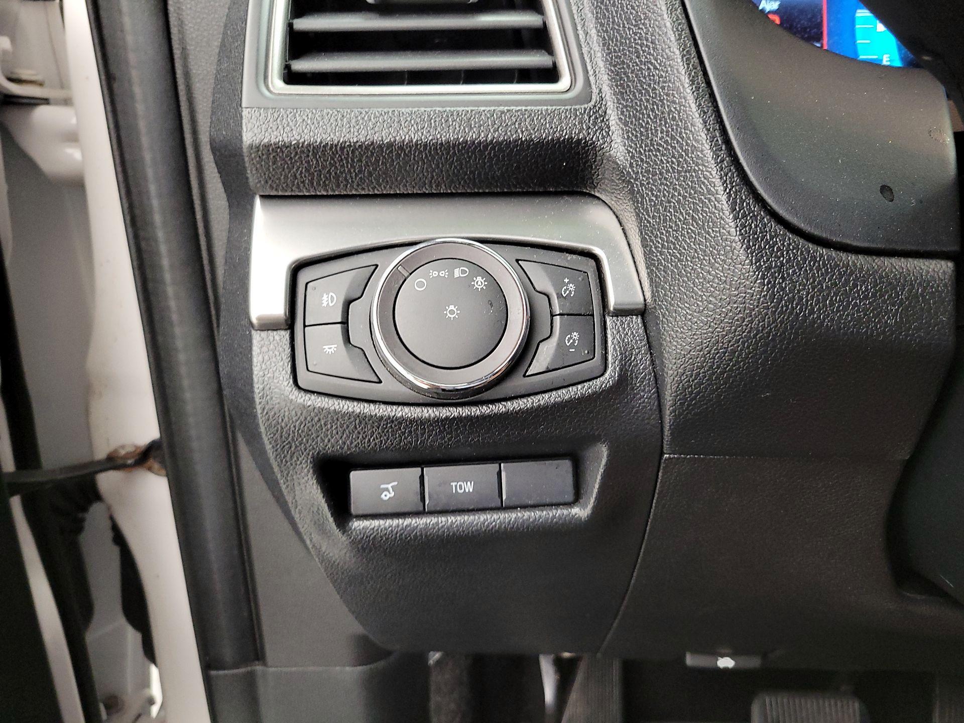 Thumbnail: 2019 Ford Explorer - 13