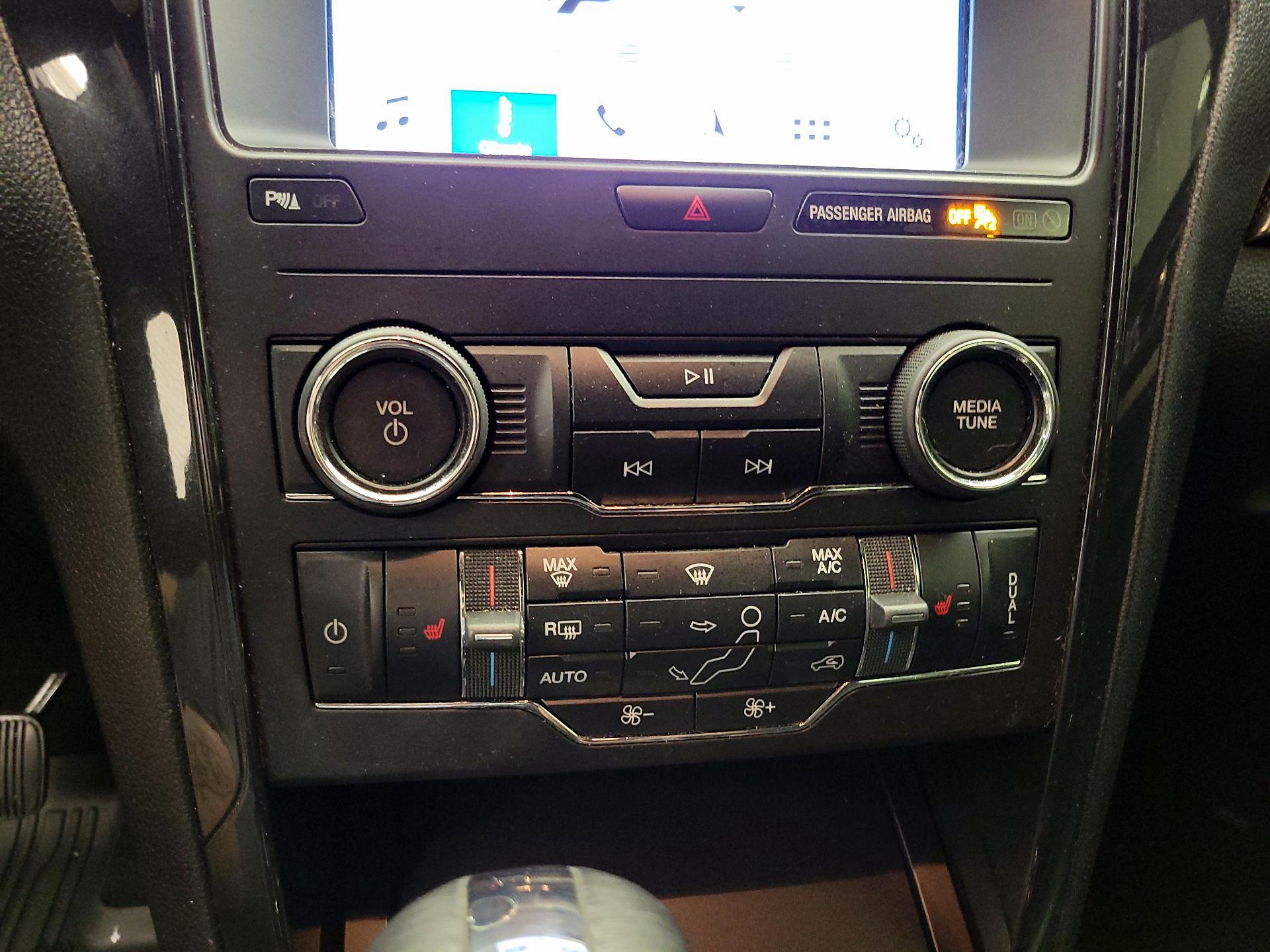 Thumbnail: 2019 Ford Explorer - 17