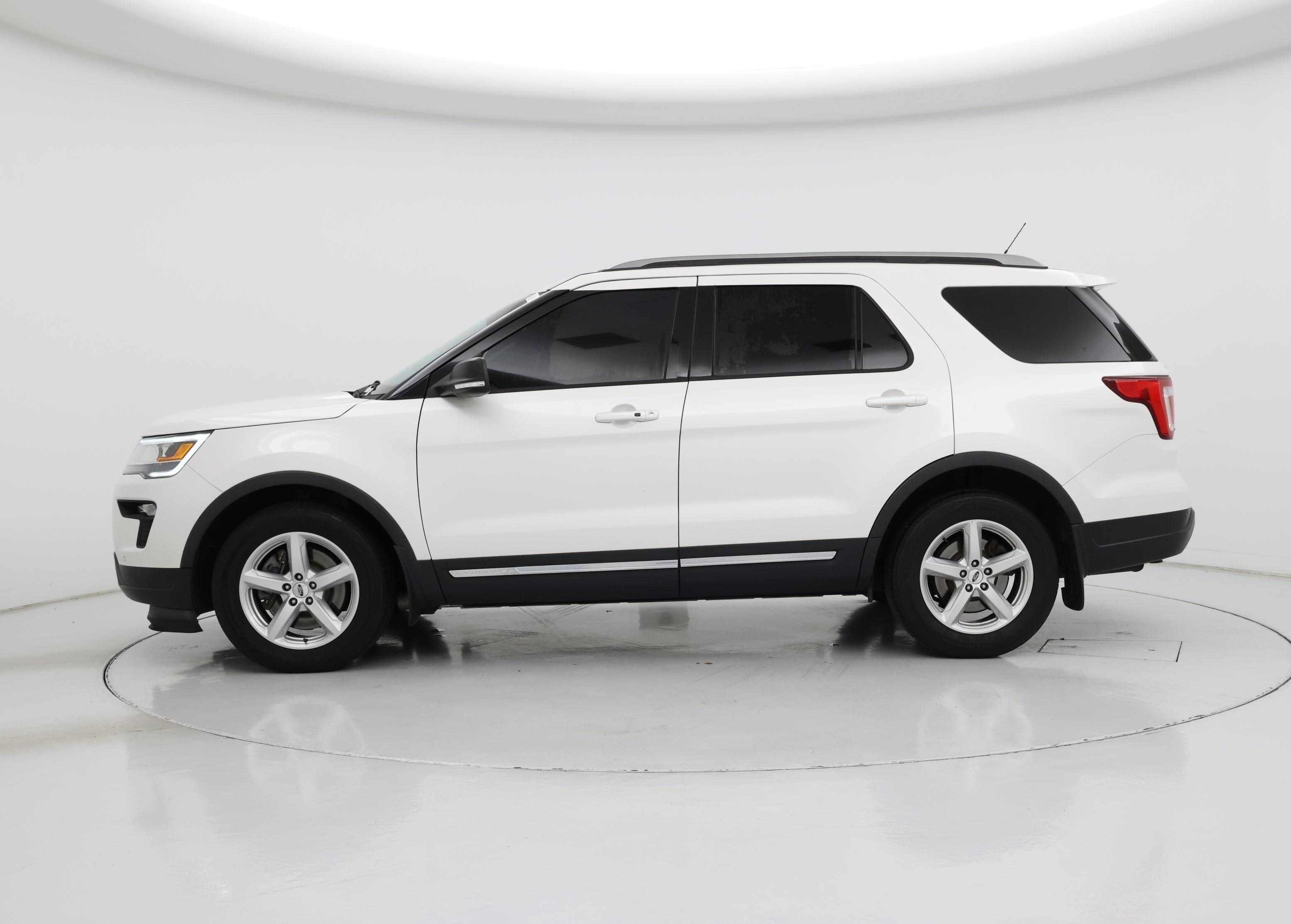 Thumbnail: 2019 Ford Explorer - 3