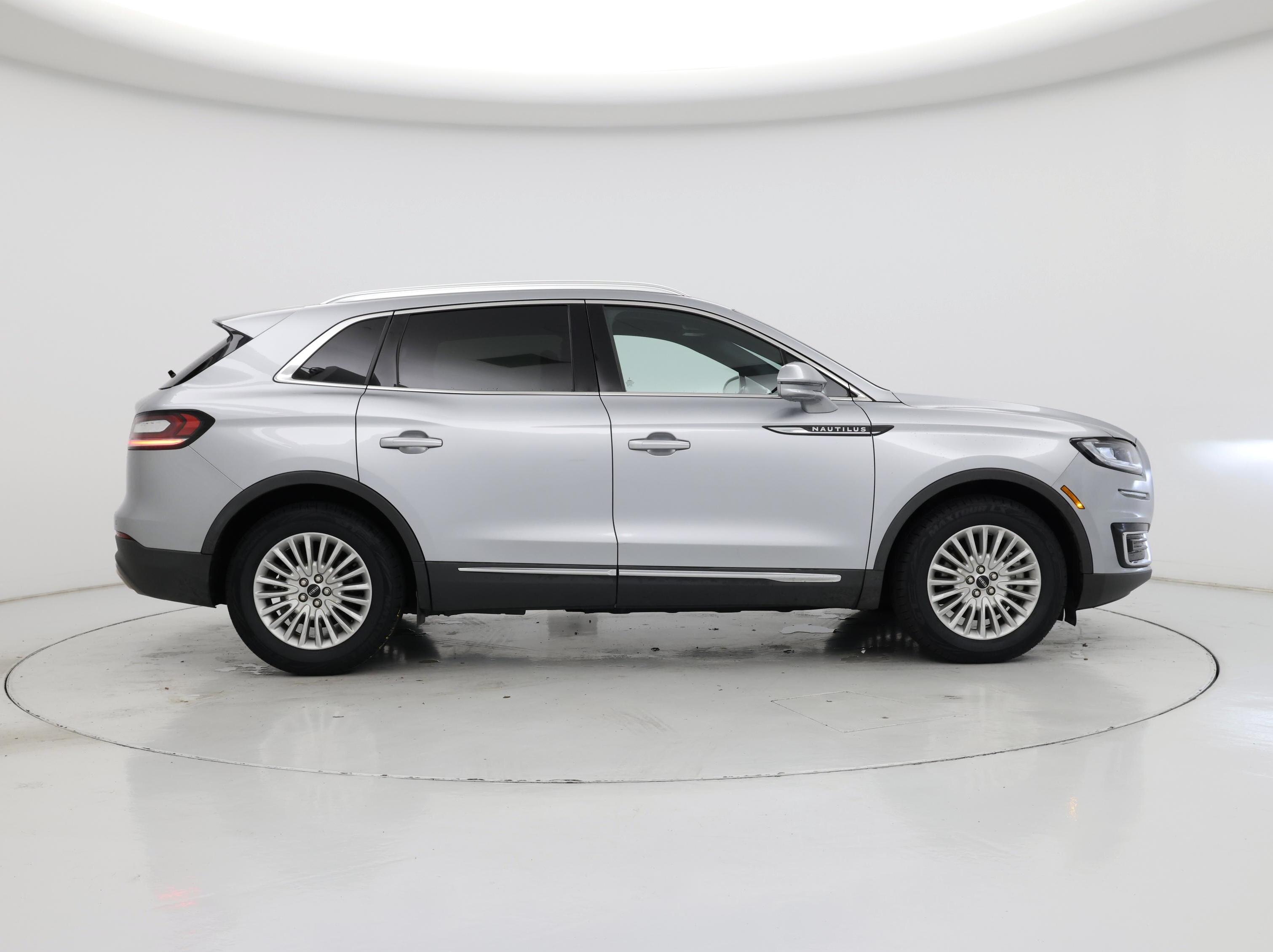 Thumbnail: 2020 Lincoln Nautilus - 7