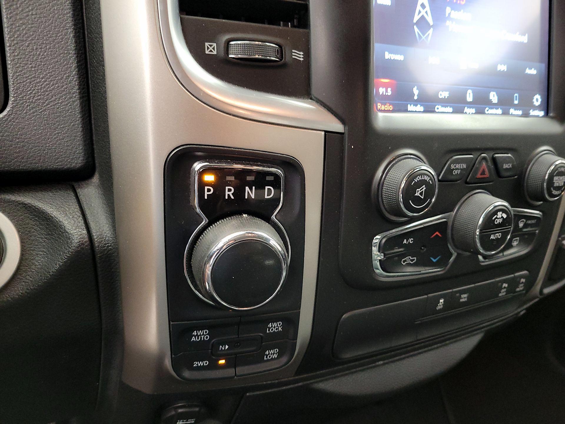 Thumbnail: 2019 RAM 1500 Classic - 17