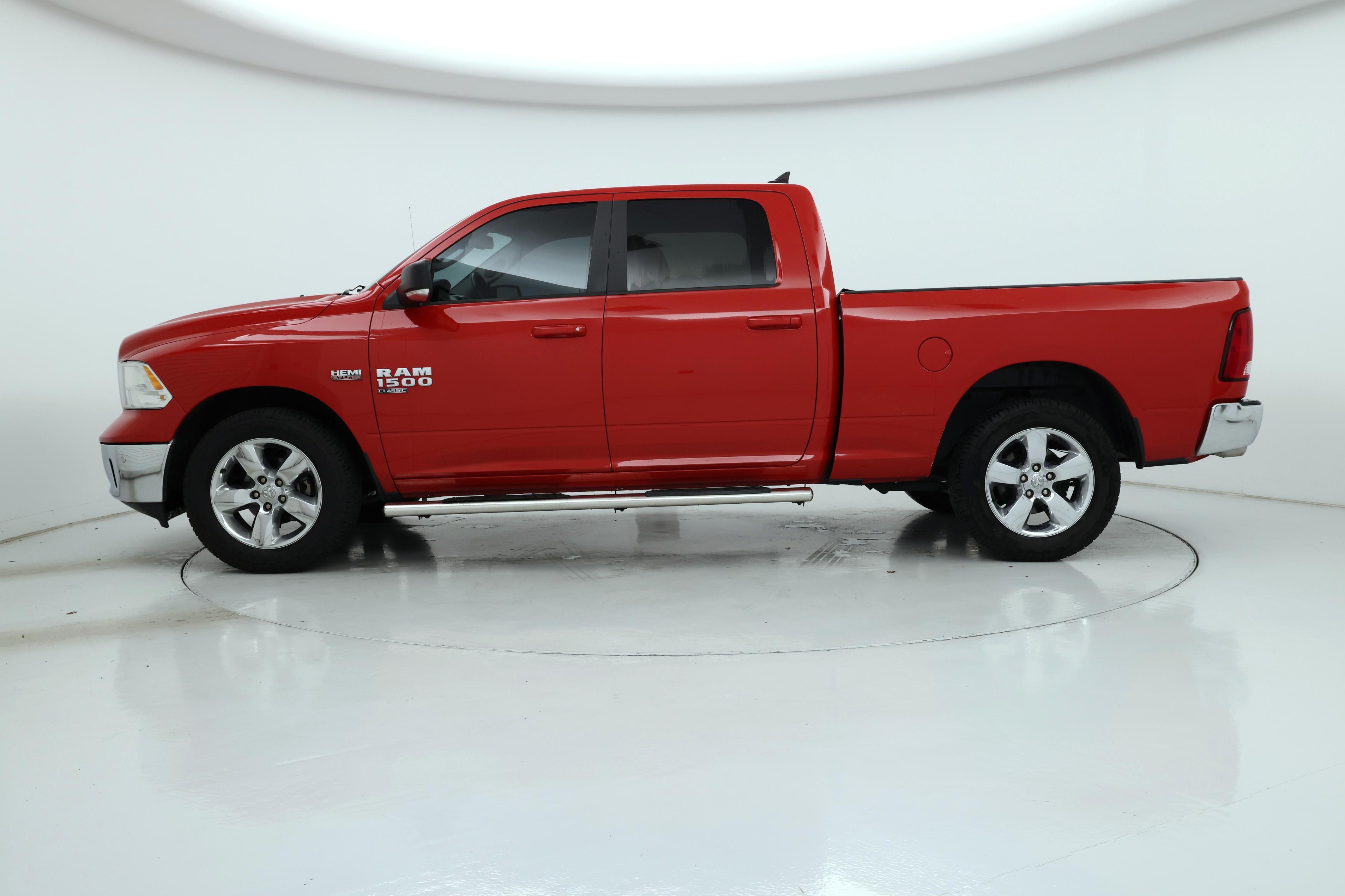 Thumbnail: 2019 RAM 1500 Classic - 3