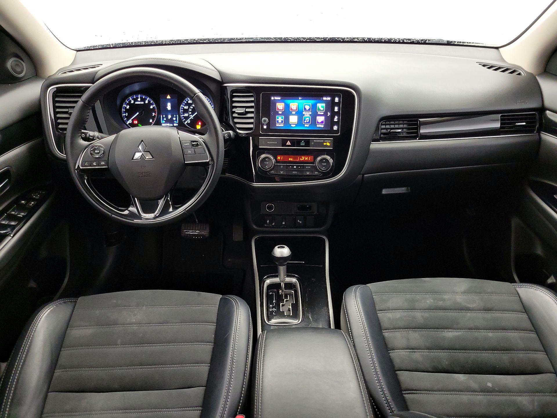 Thumbnail: 2019 Mitsubishi Outlander - 9