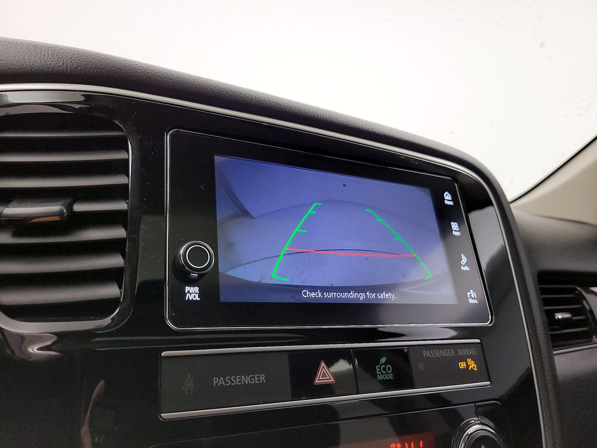 Thumbnail: 2019 Mitsubishi Outlander - 14