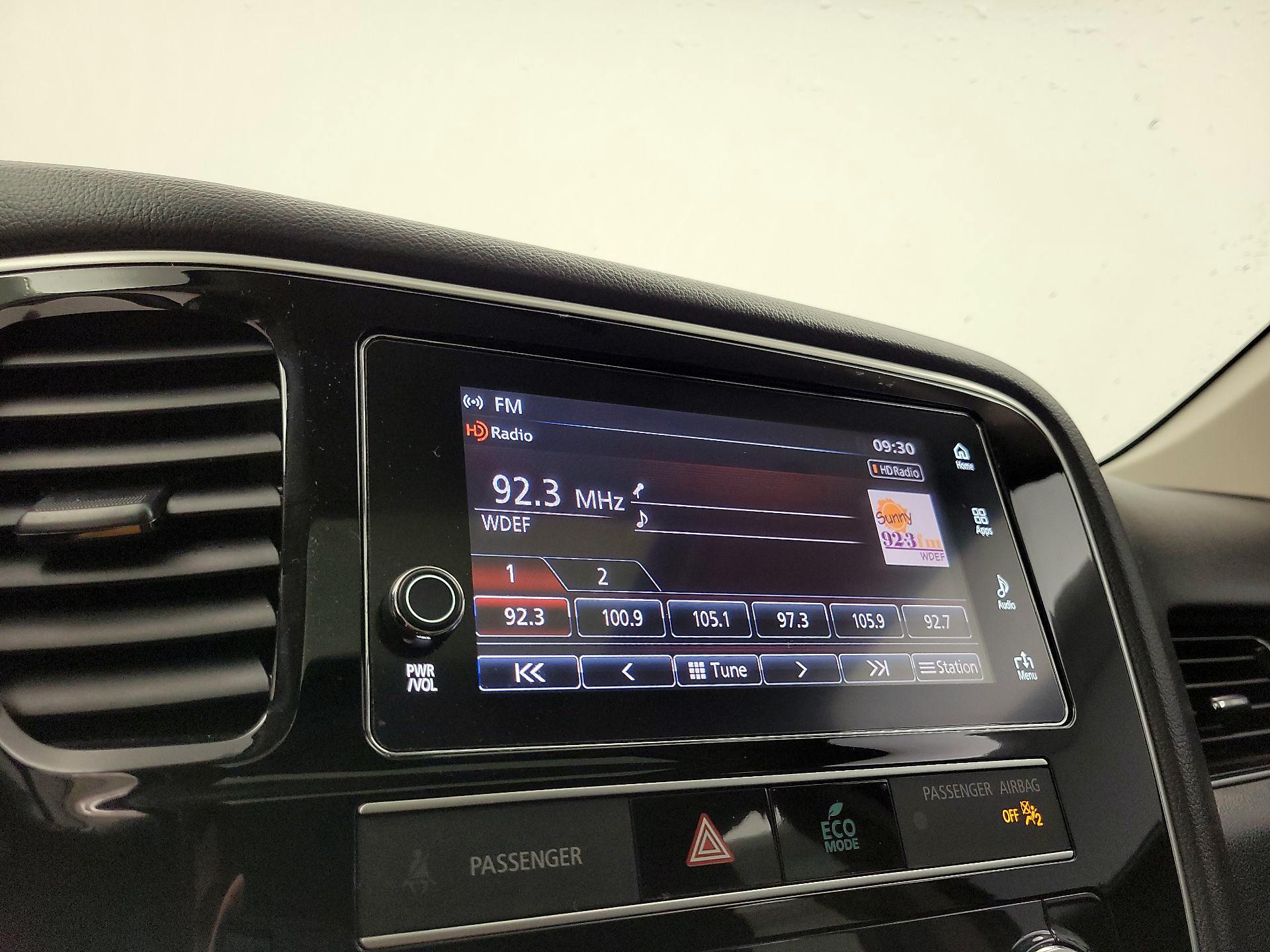 Thumbnail: 2019 Mitsubishi Outlander - 15