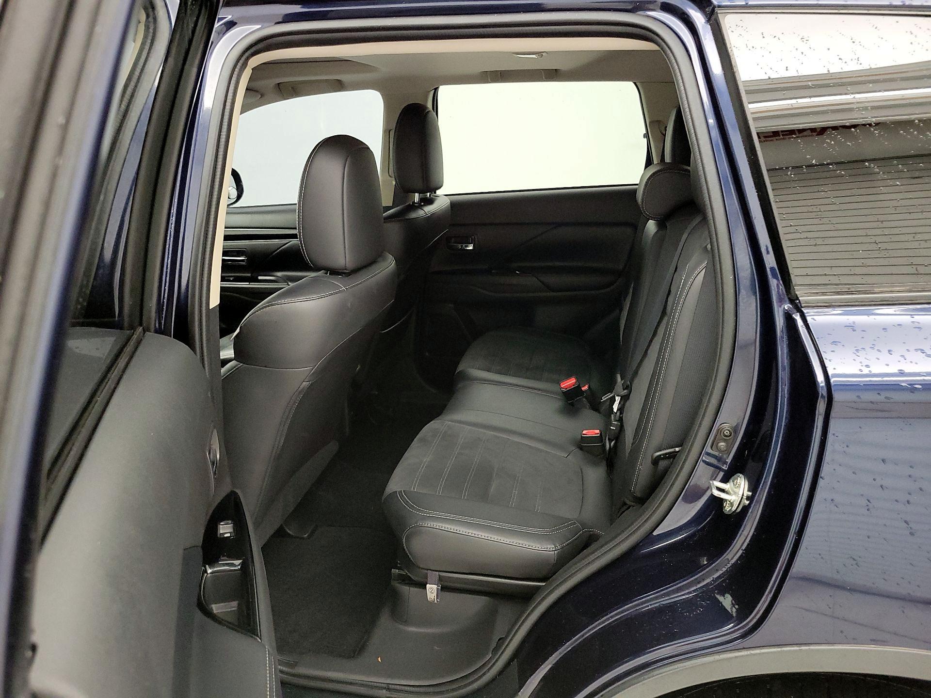 Thumbnail: 2019 Mitsubishi Outlander - 20