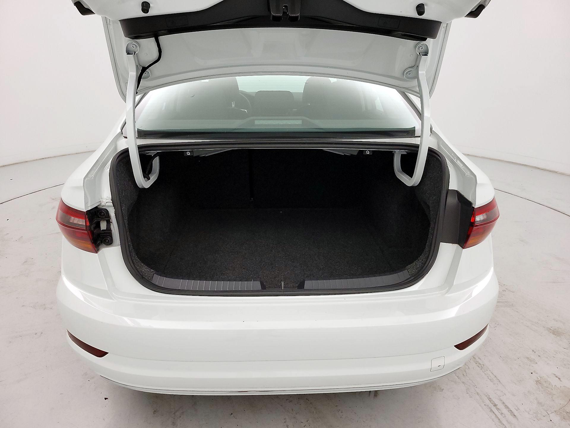 Thumbnail: 2019 Volkswagen Jetta - 20