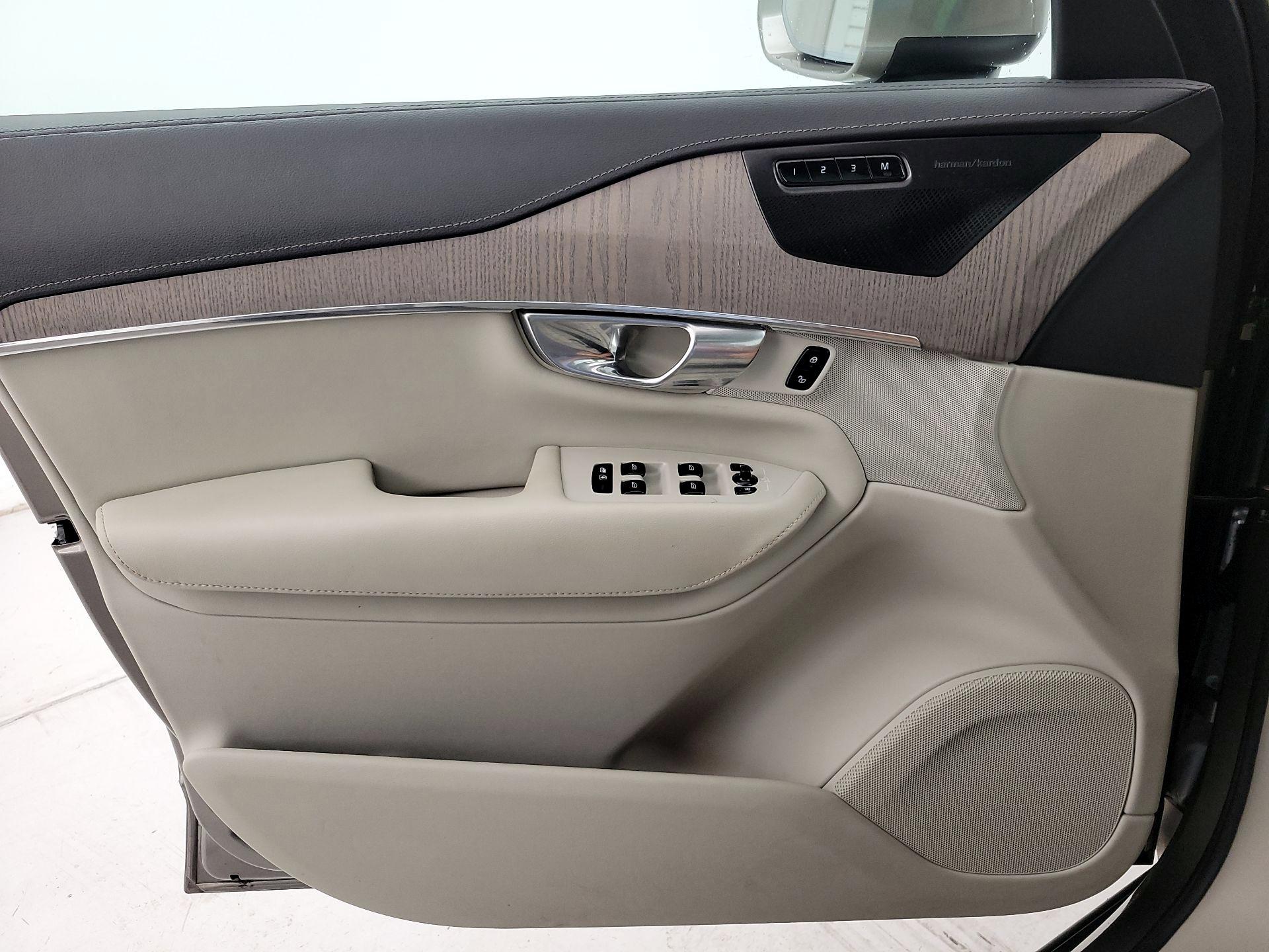 Thumbnail: 2021 Volvo XC90 - 12