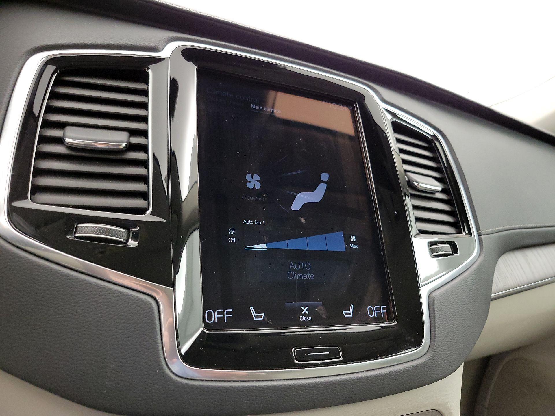 Thumbnail: 2021 Volvo XC90 - 17