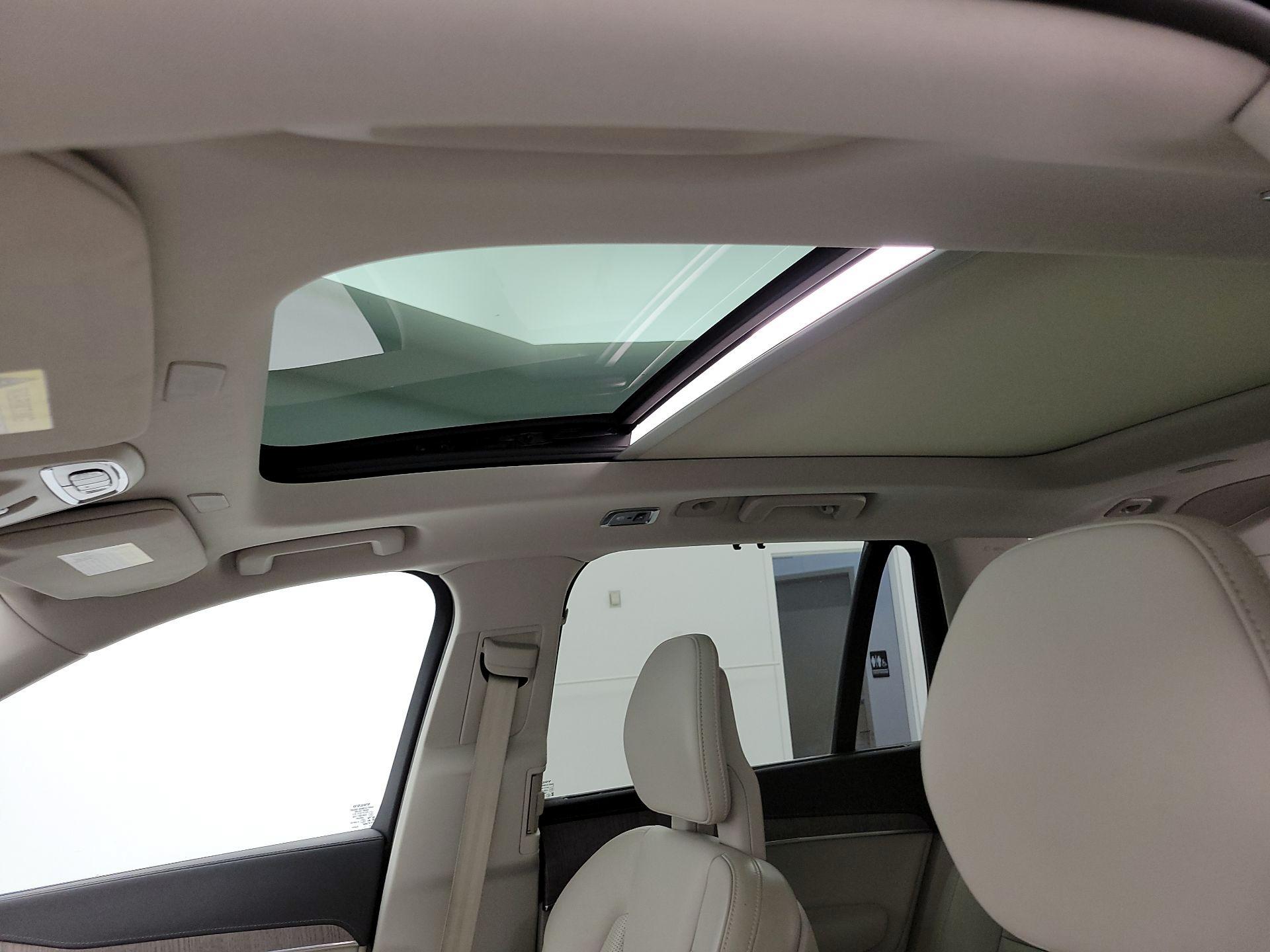 Thumbnail: 2021 Volvo XC90 - 20
