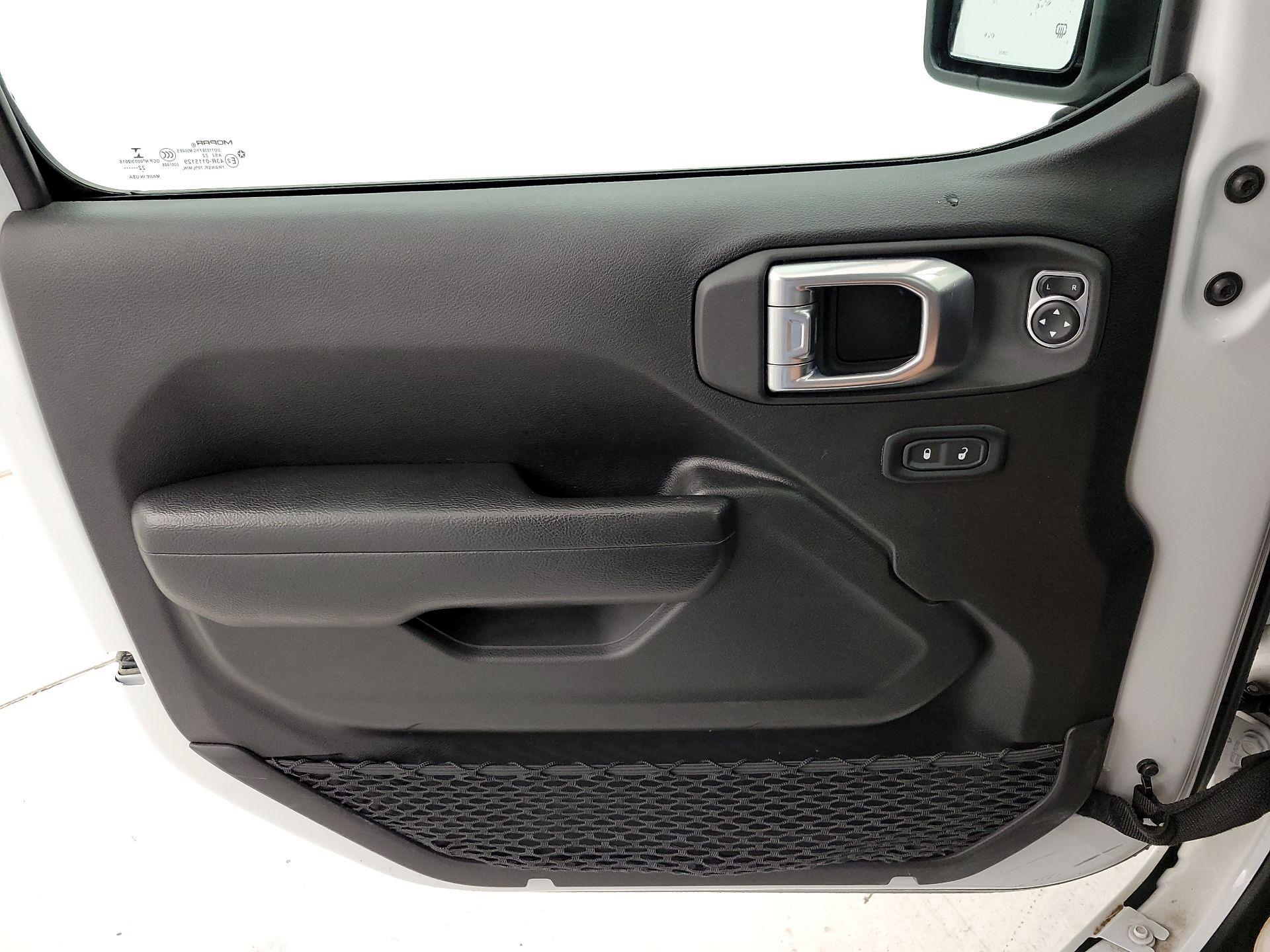 Thumbnail: 2022 Jeep Wrangler - 12