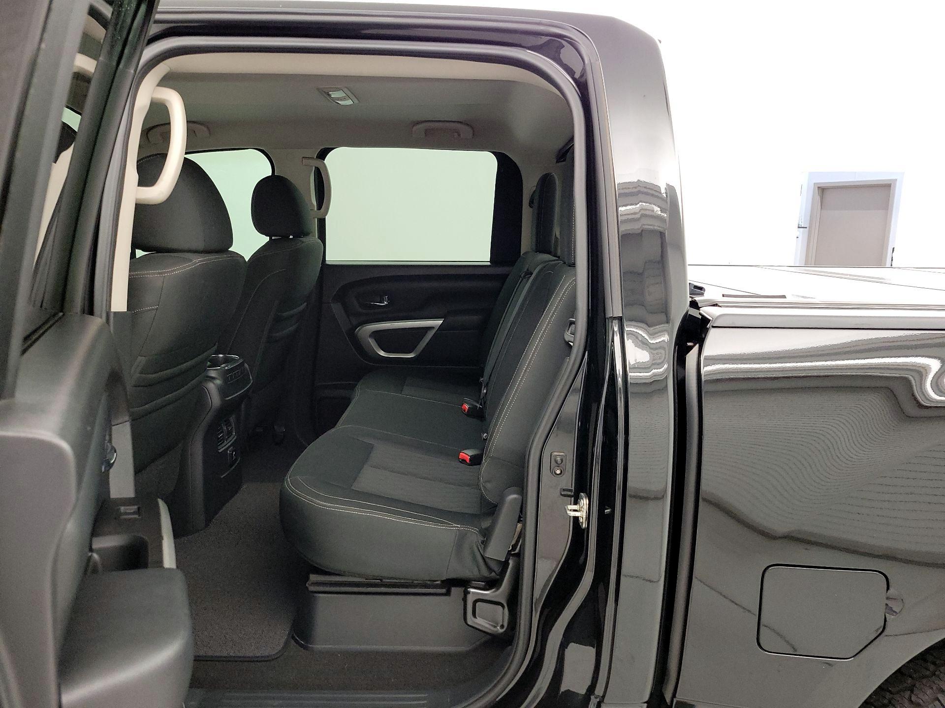 Thumbnail: 2018 Nissan Titan - 20