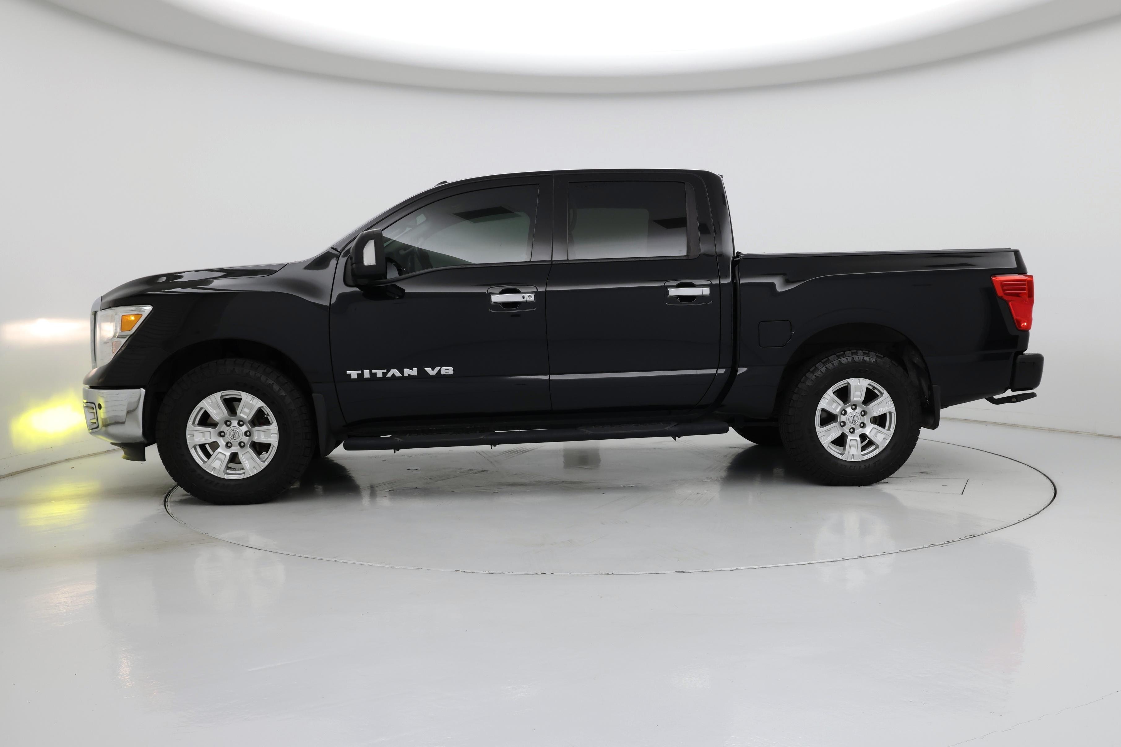 Thumbnail: 2018 Nissan Titan - 3