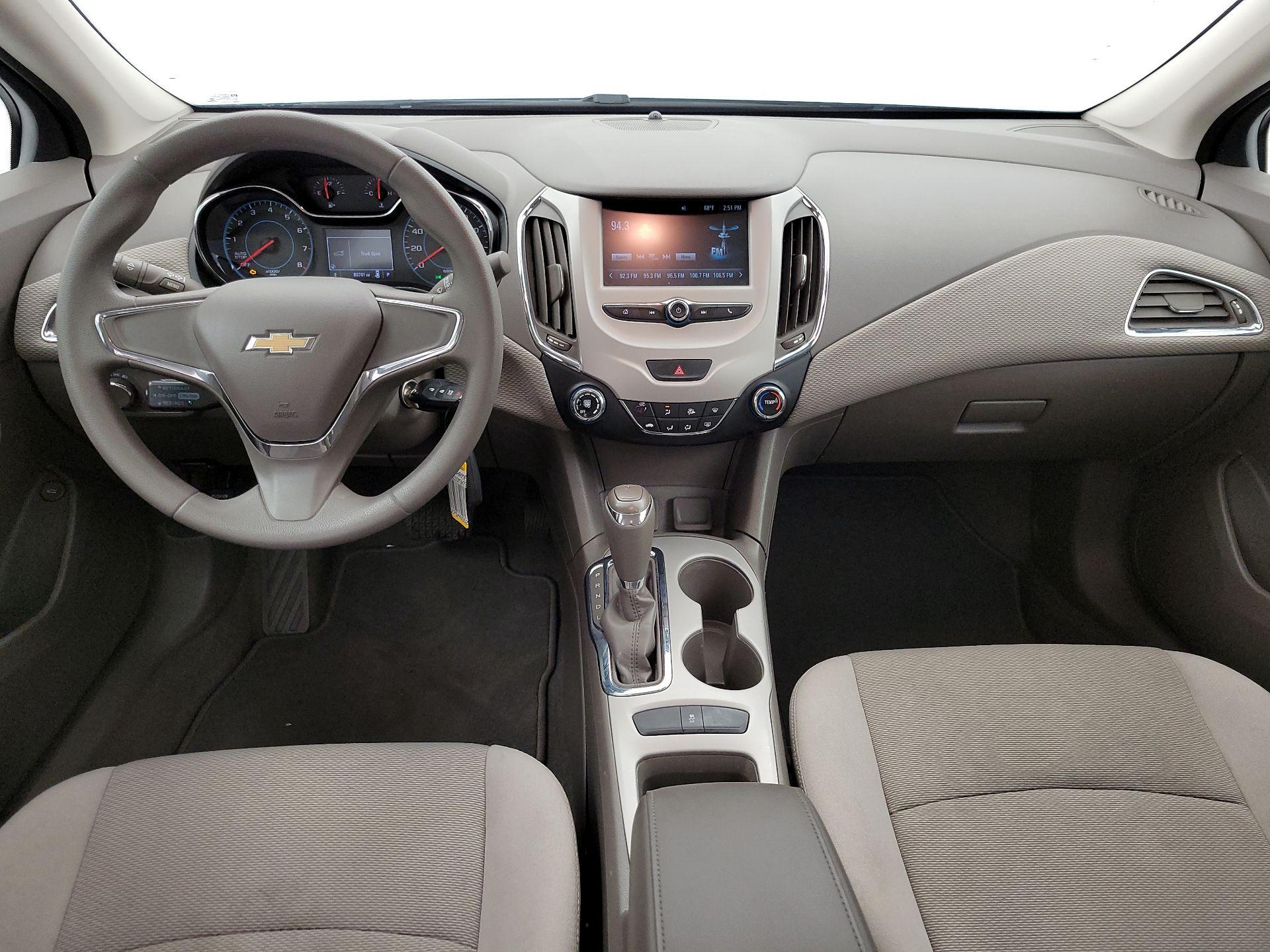 Thumbnail: 2017 Chevrolet Cruze - 9