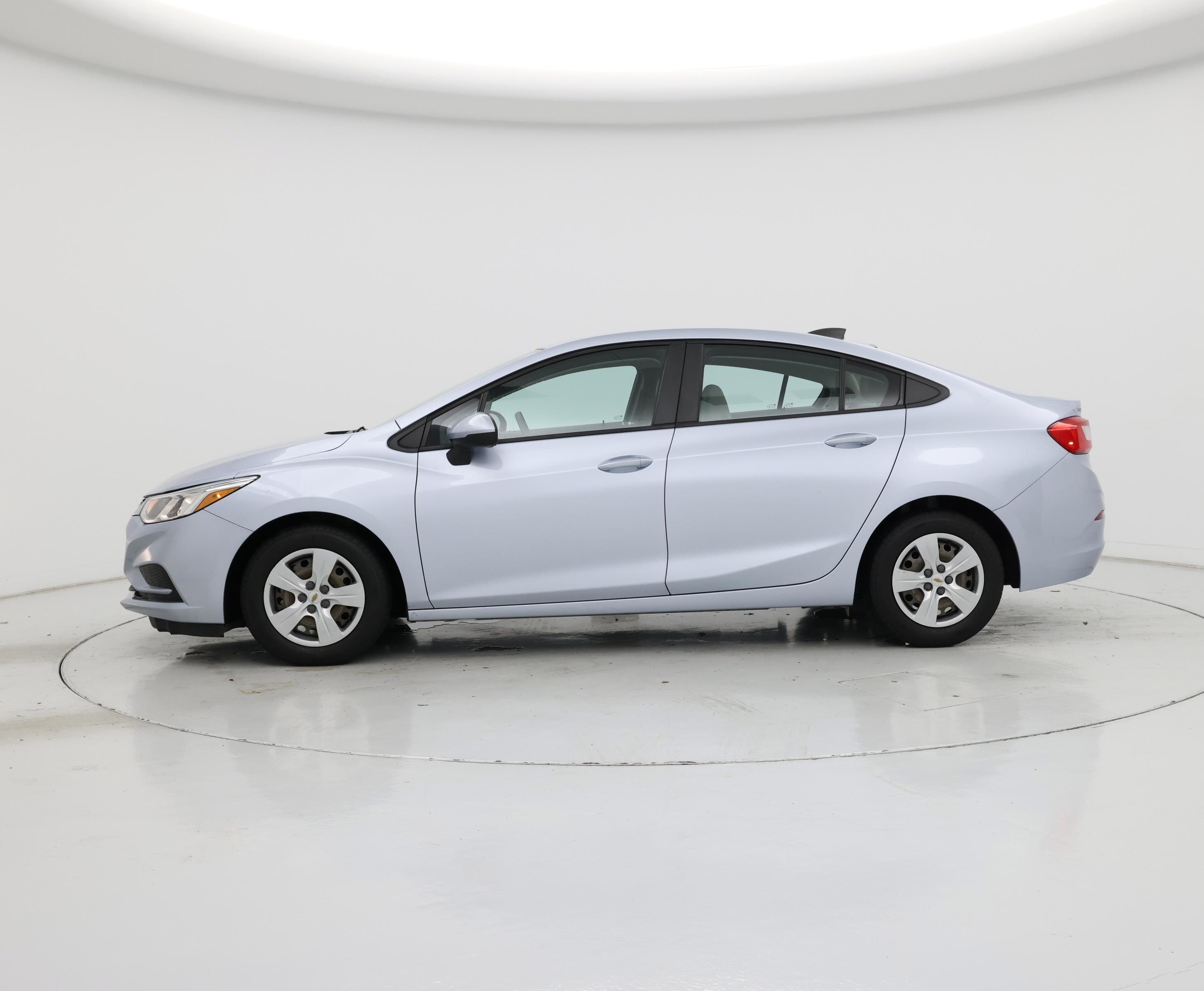 Thumbnail: 2017 Chevrolet Cruze - 3