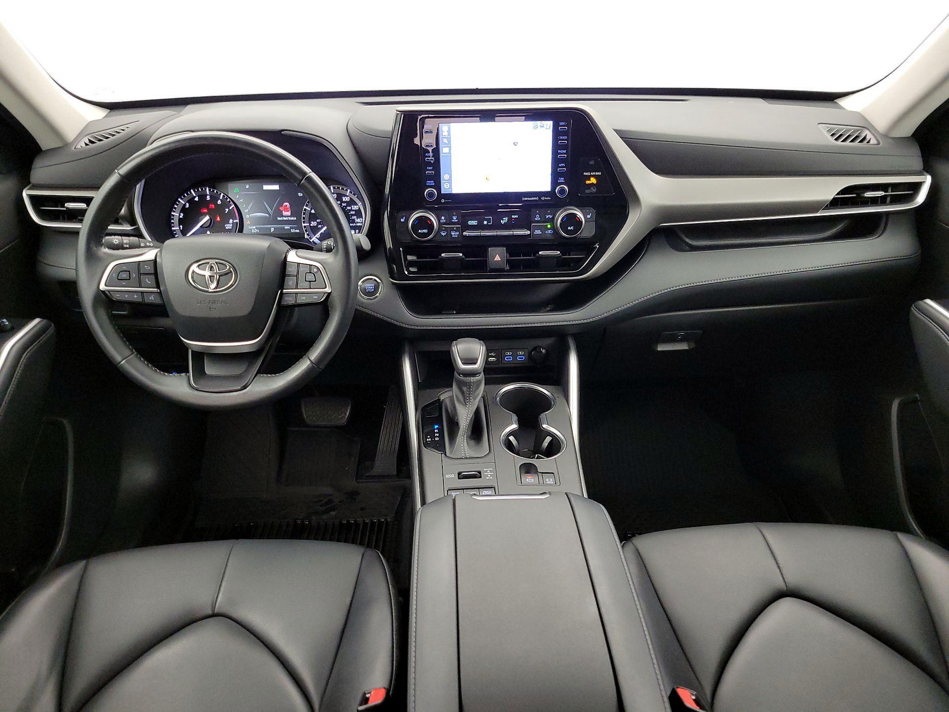 Thumbnail: 2022 Toyota Highlander - 9