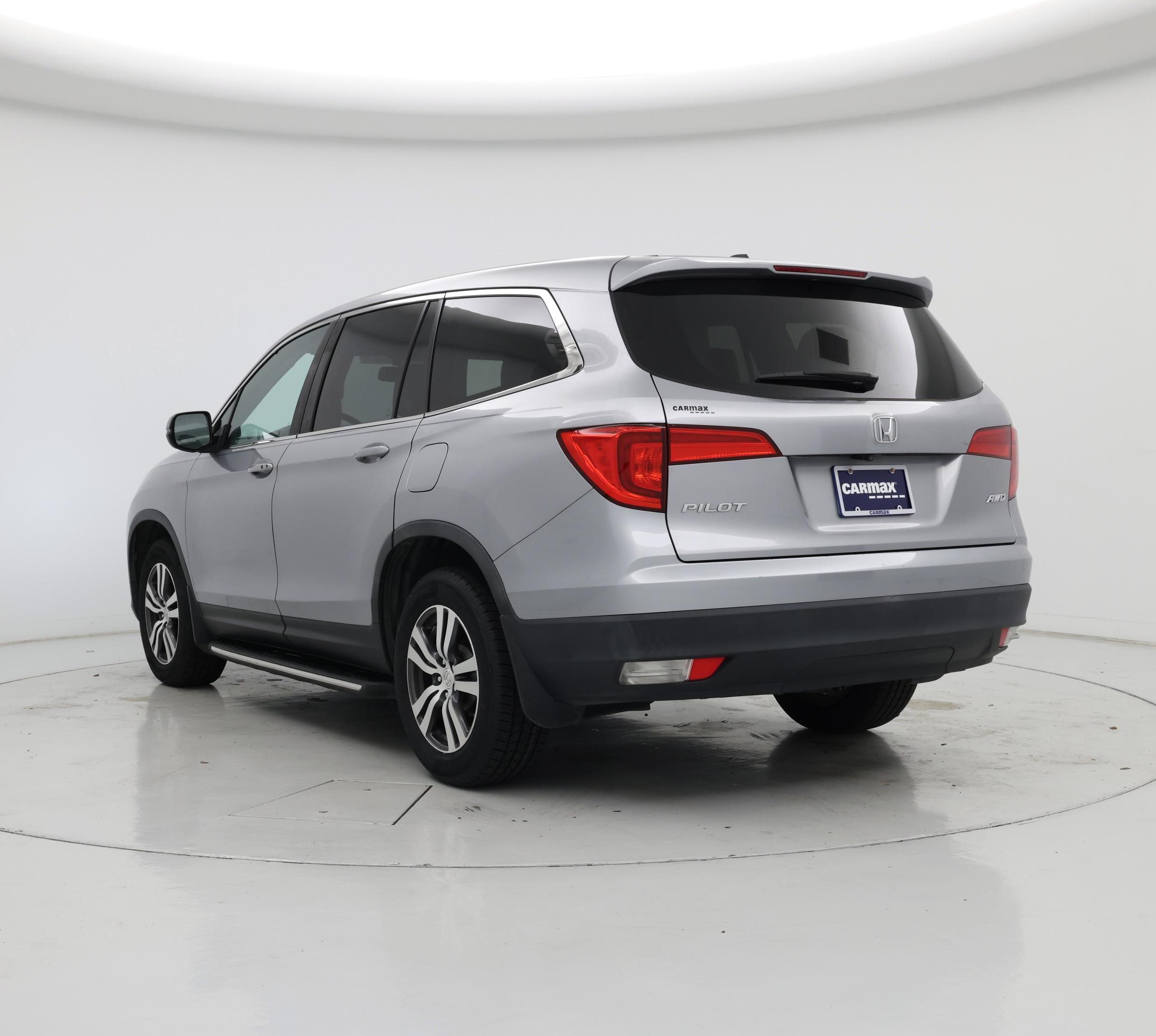 Thumbnail: 2017 Honda Pilot - 2