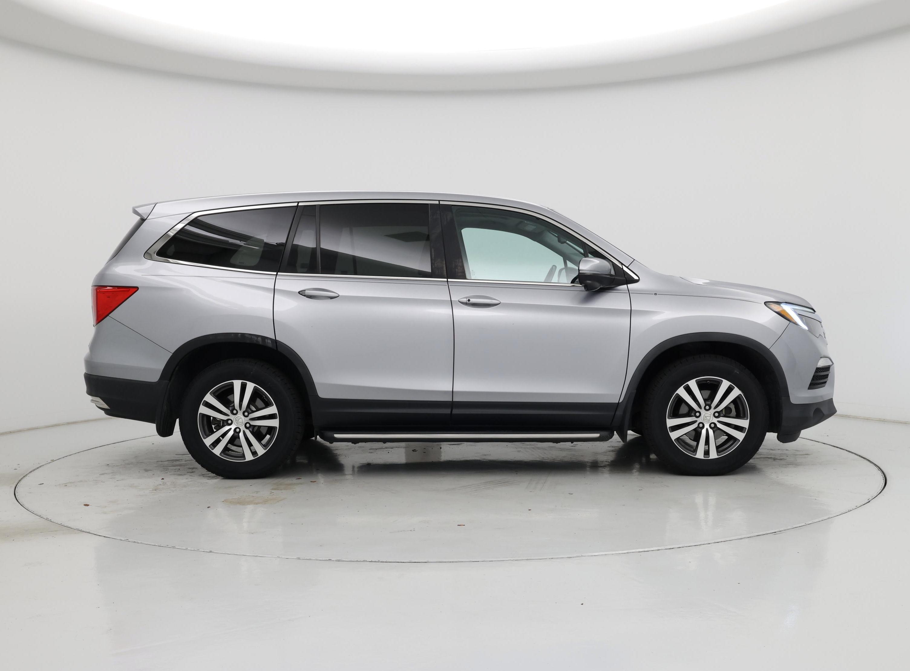 Thumbnail: 2017 Honda Pilot - 7