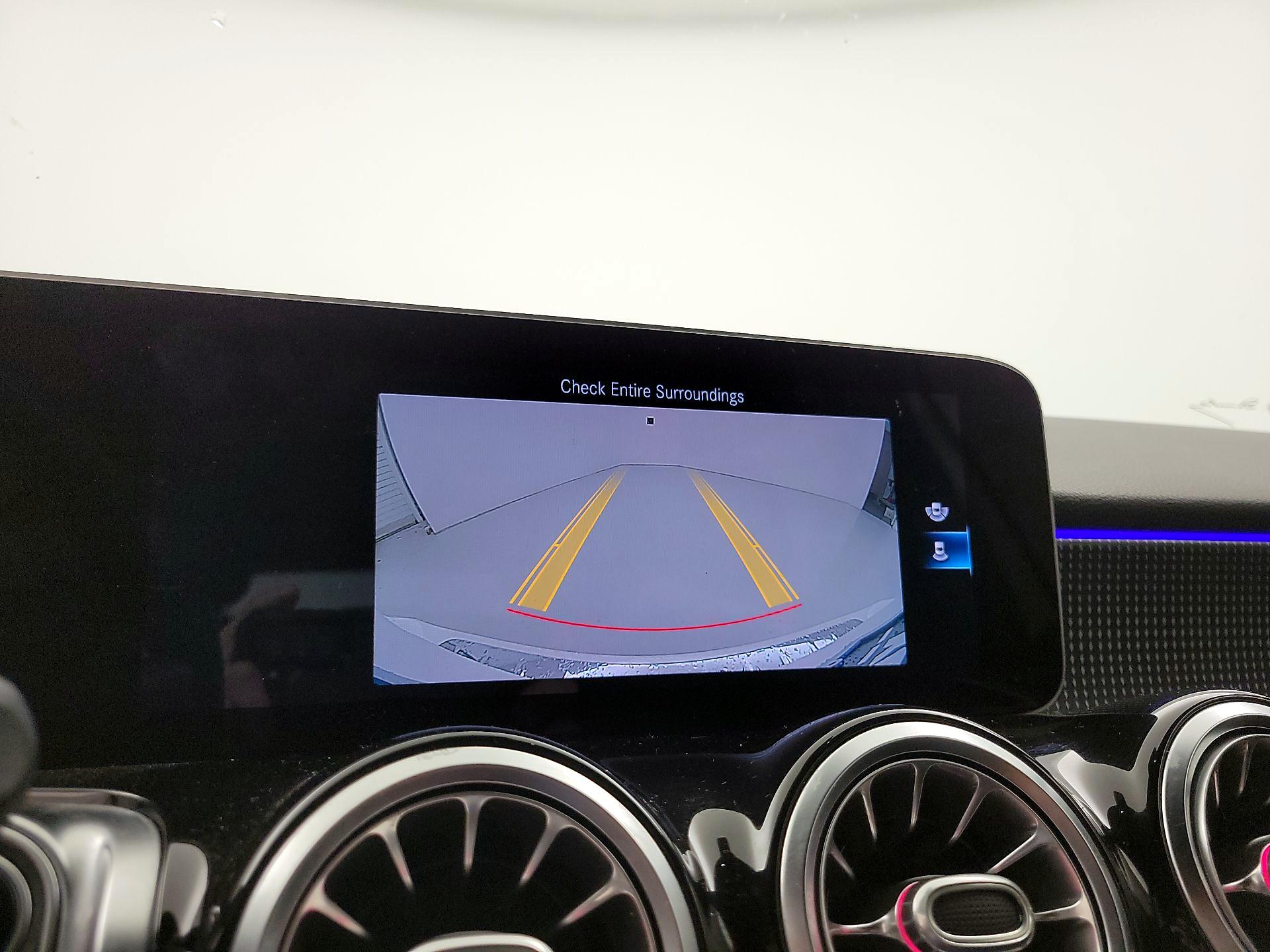 Thumbnail: 2020 Mercedes-Benz GLB - 14